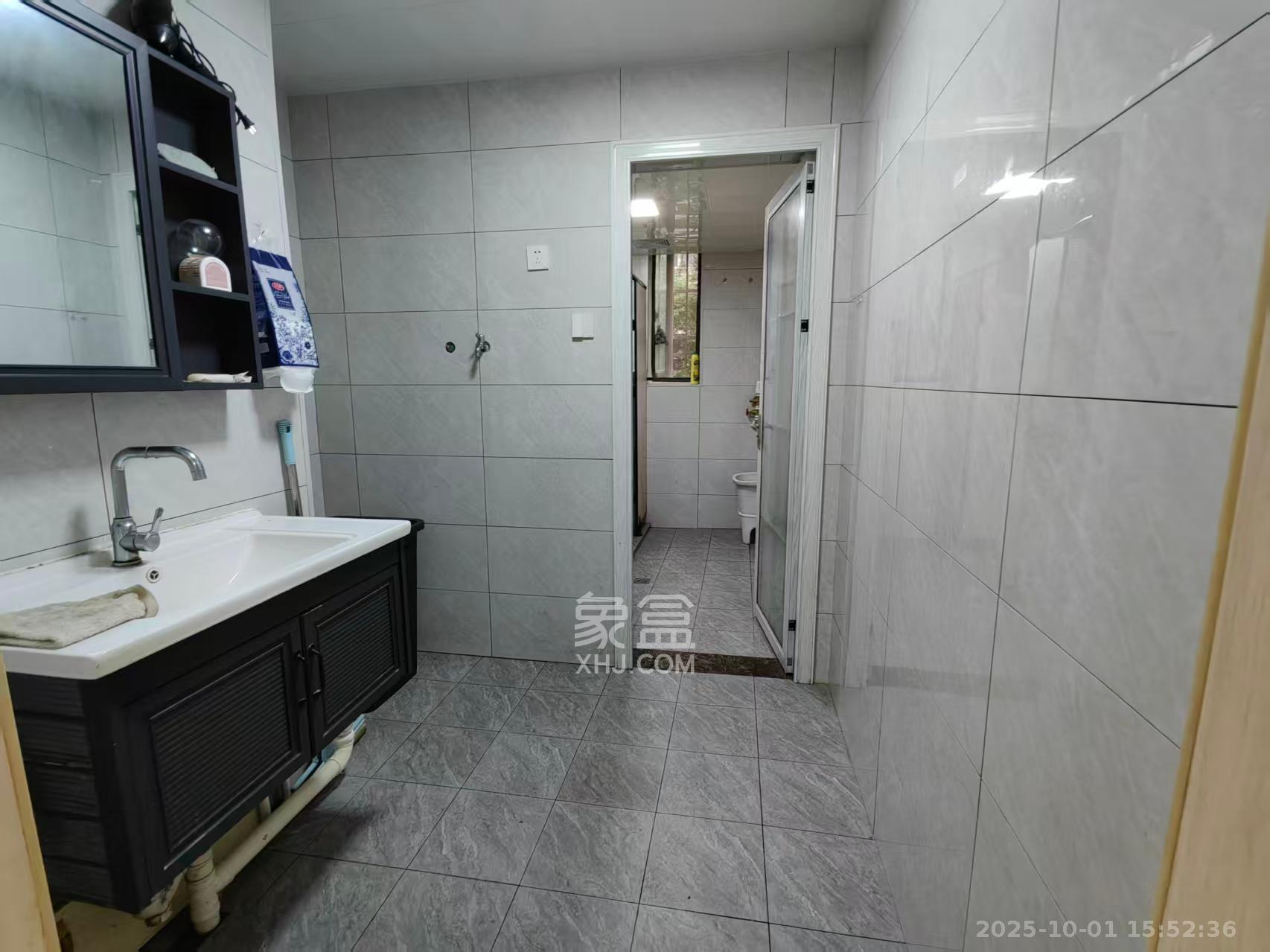 学府华庭  10室1厅3卫    6500.0元/月室内图