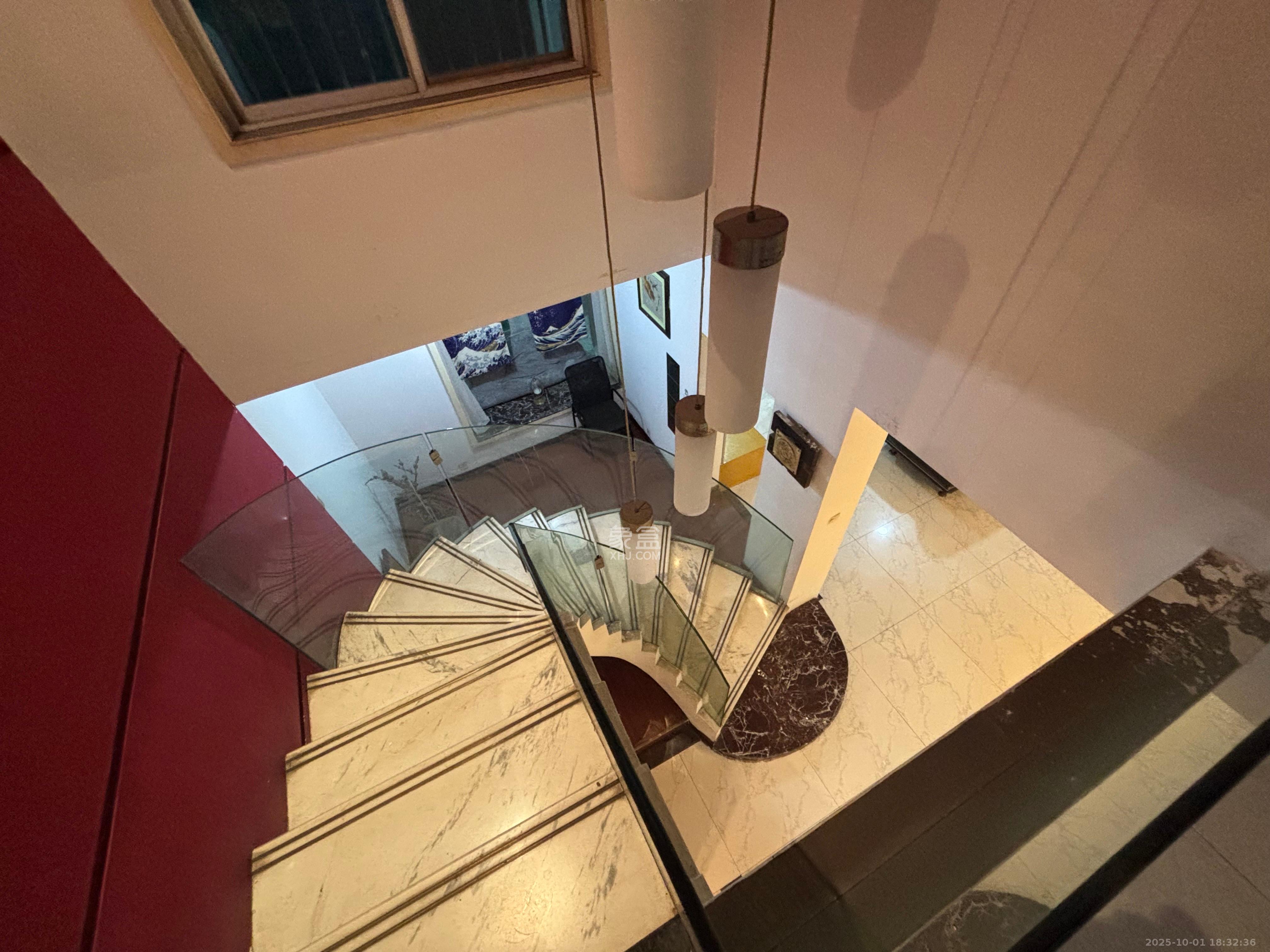 明媚星城 5室2厅2卫 4000.0元/月 明媚星城 5室2厅2卫 4000.0元/月室内图