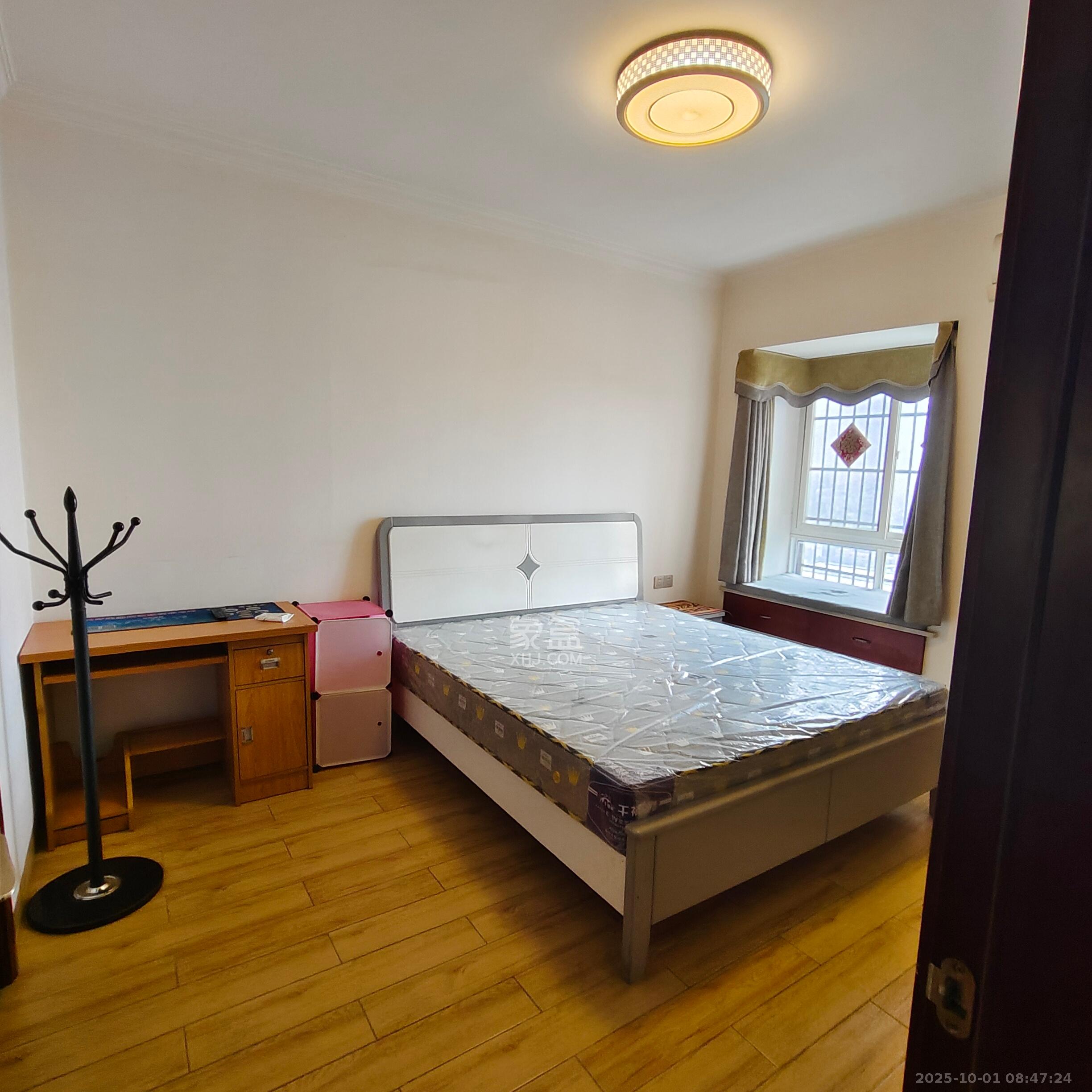 楚天世纪城西苑  3室2厅2卫    2400.0元/月室内图