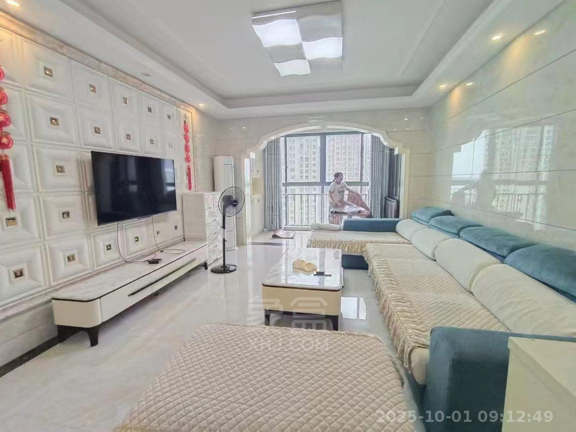 庐山春天早安华晨 3室2厅2卫 2200.00元/月 庐山春天早安华晨 3室2厅2卫 2200.00元/月室内图