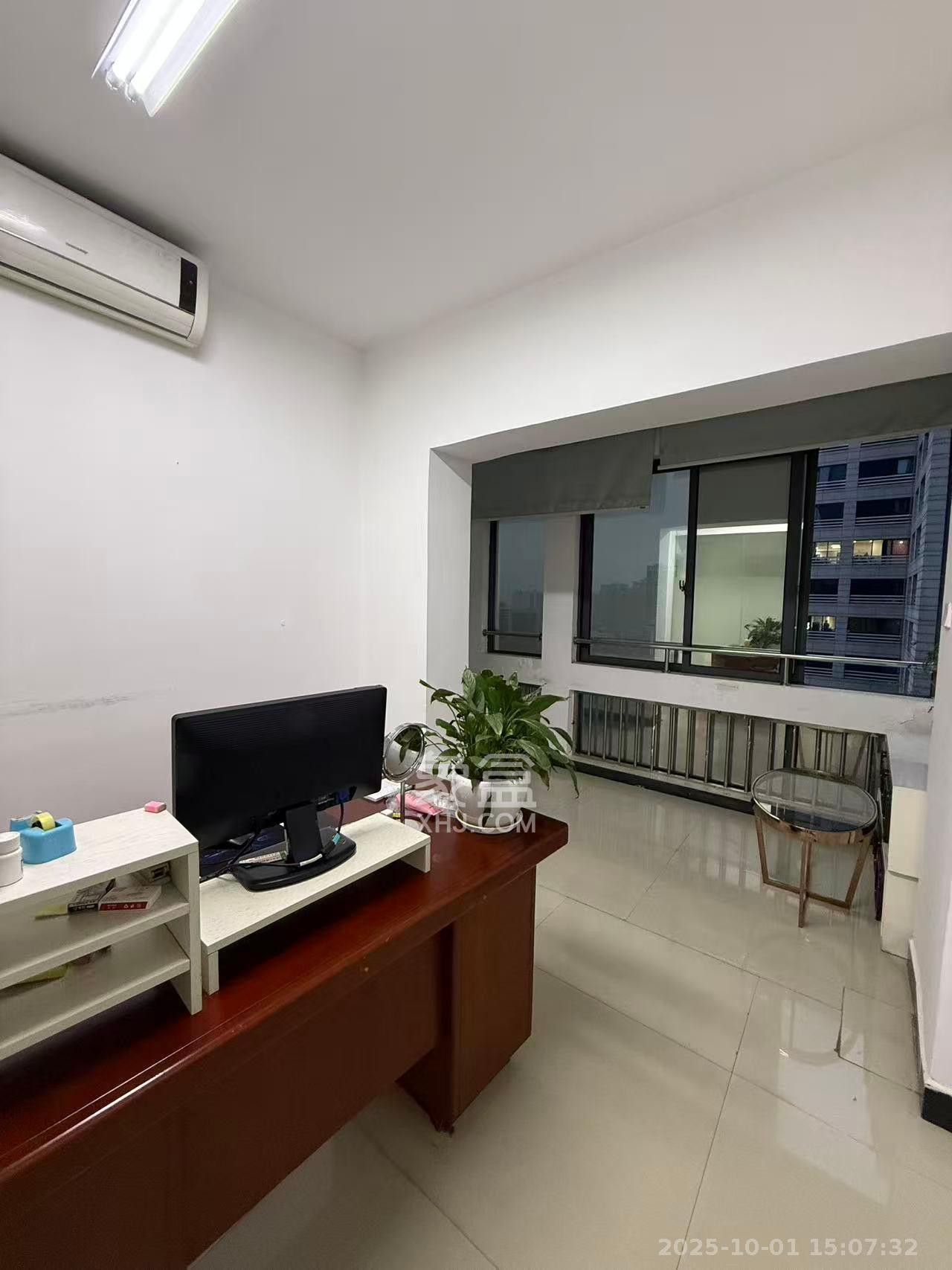 芙蓉蓉苑 3室1厅1卫 2600.0元/月 芙蓉蓉苑 3室1厅1卫 2600.0元/月室内图