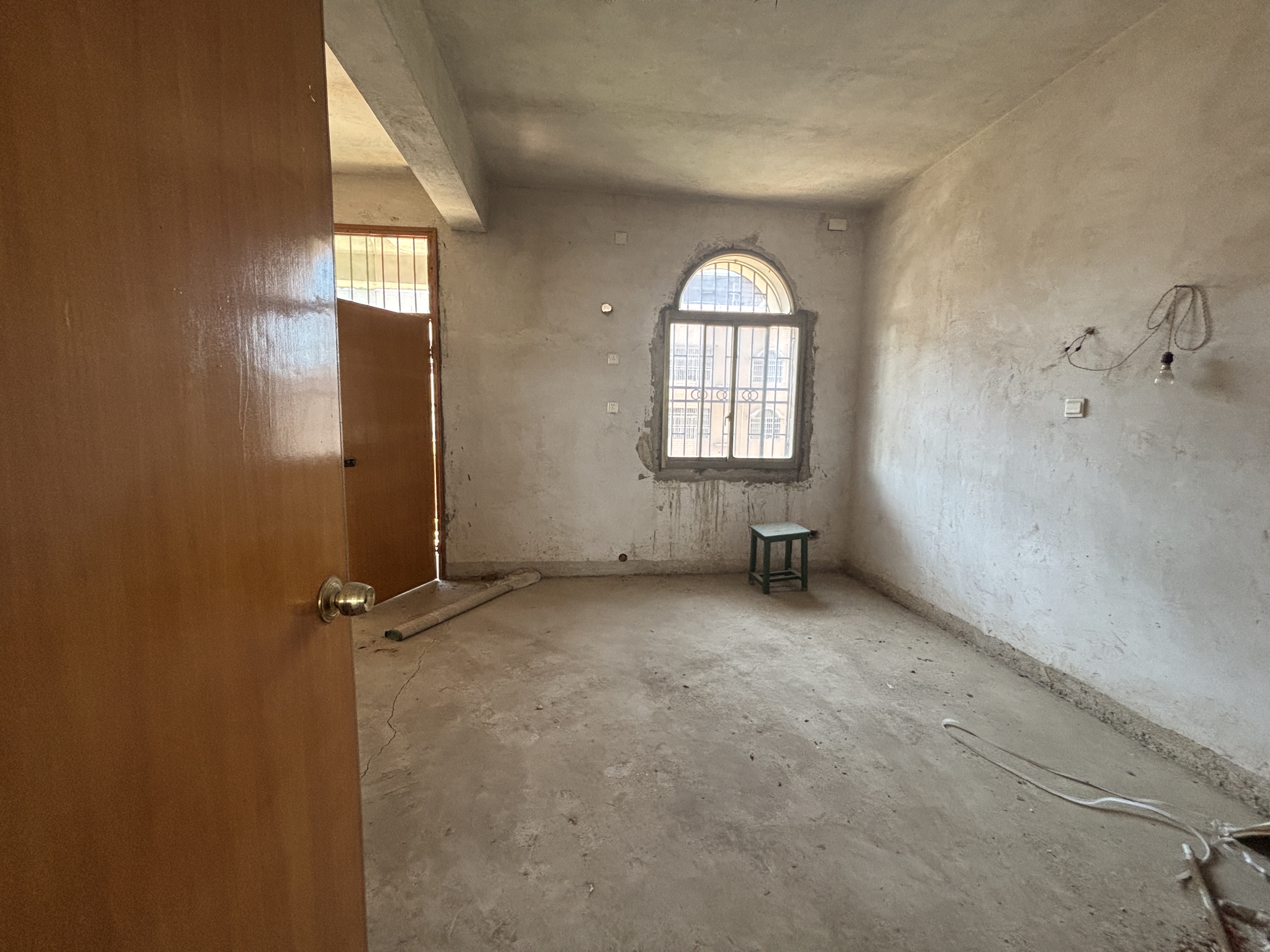 广电中心家属楼 3室2厅1卫 36.8万 广电中心家属楼 3室2厅1卫 36.8万客厅