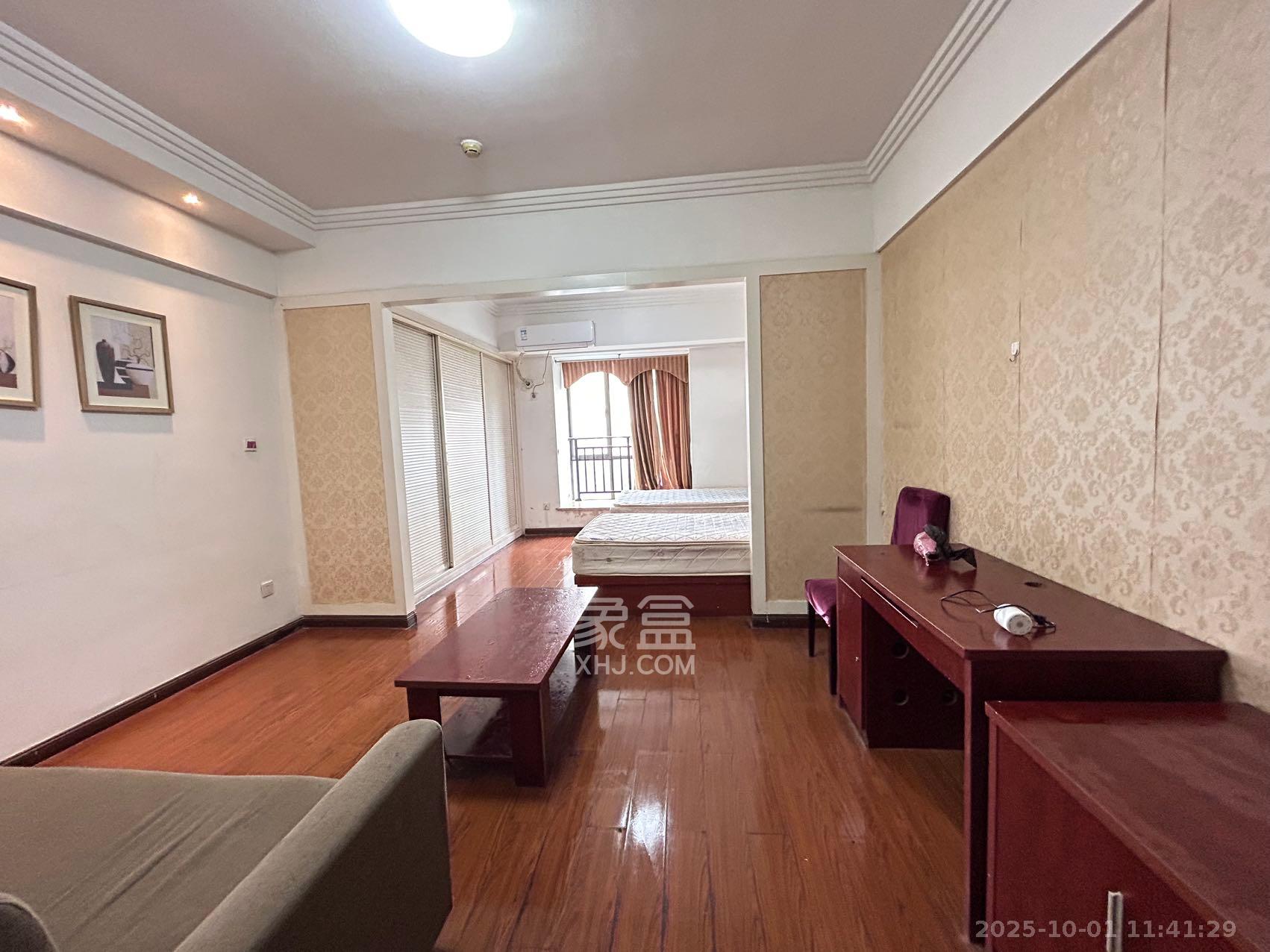 西子一间  1室1厅1卫    1300.0元/月室内图