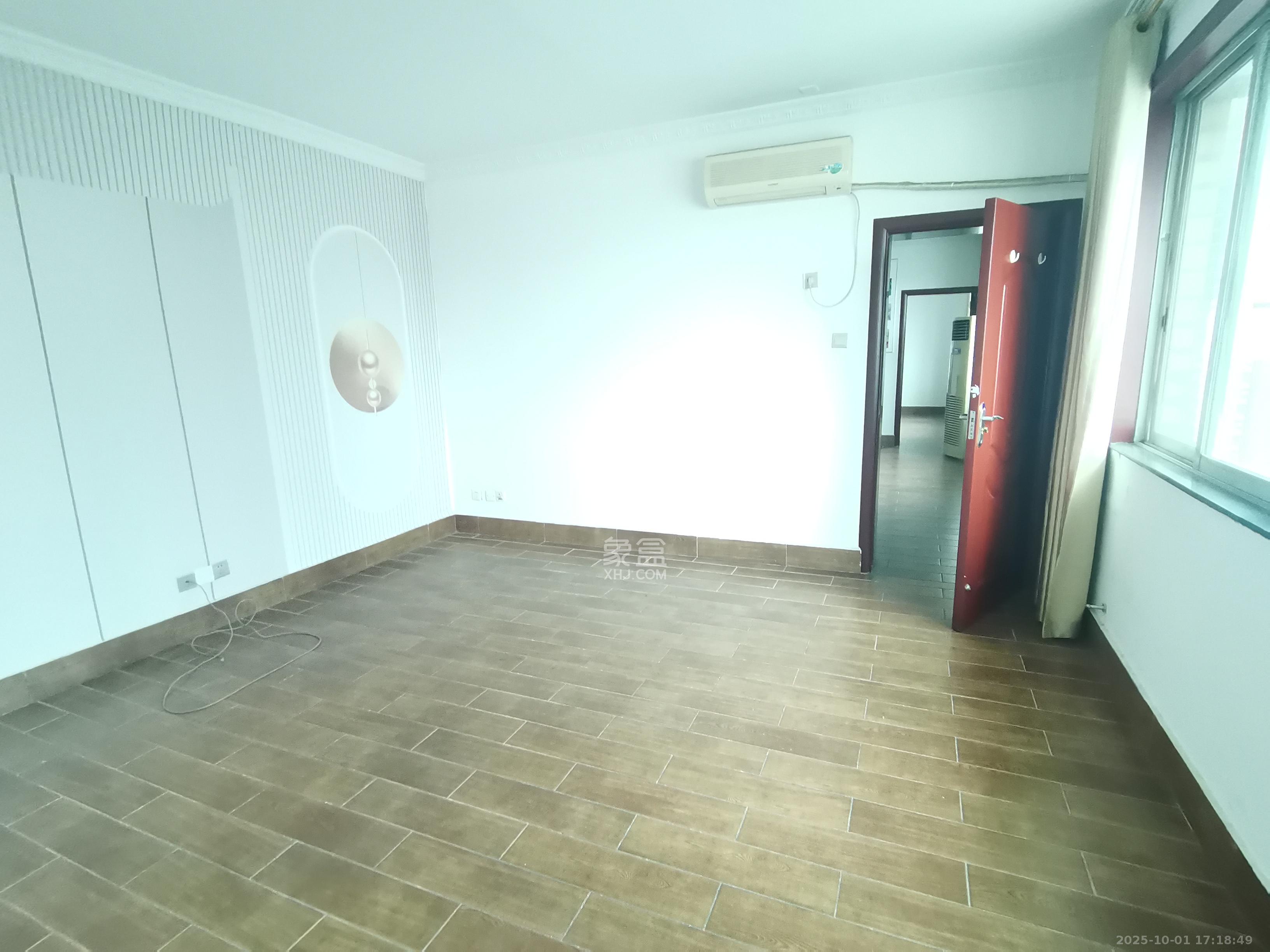 标志大厦 6室1厅1卫 9000.0元/月 标志大厦 6室1厅1卫 9000.0元/月室内图