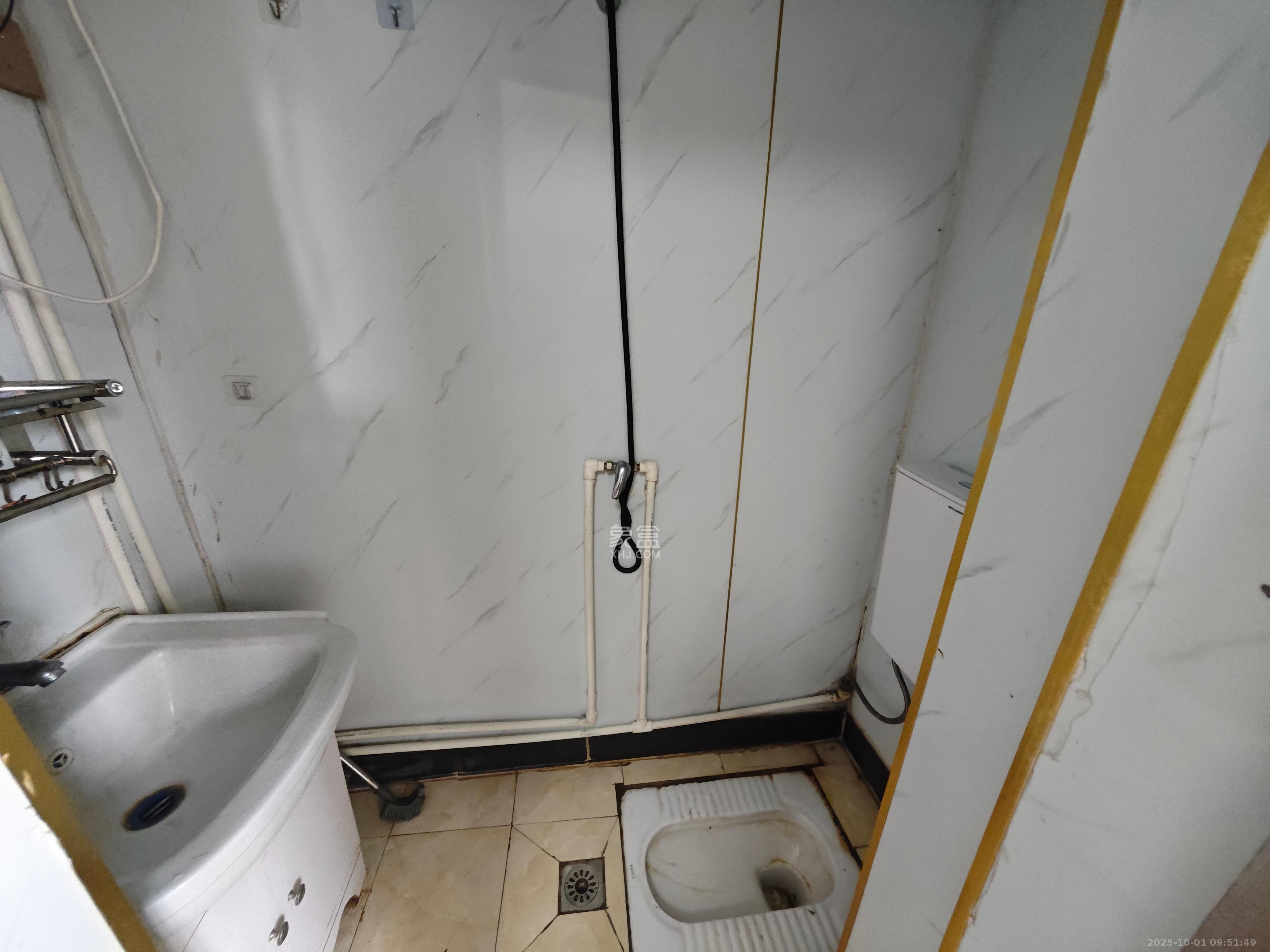 天健城 4室2厅2卫 3500.0元/月 天健城 4室2厅2卫 3500.0元/月室内图