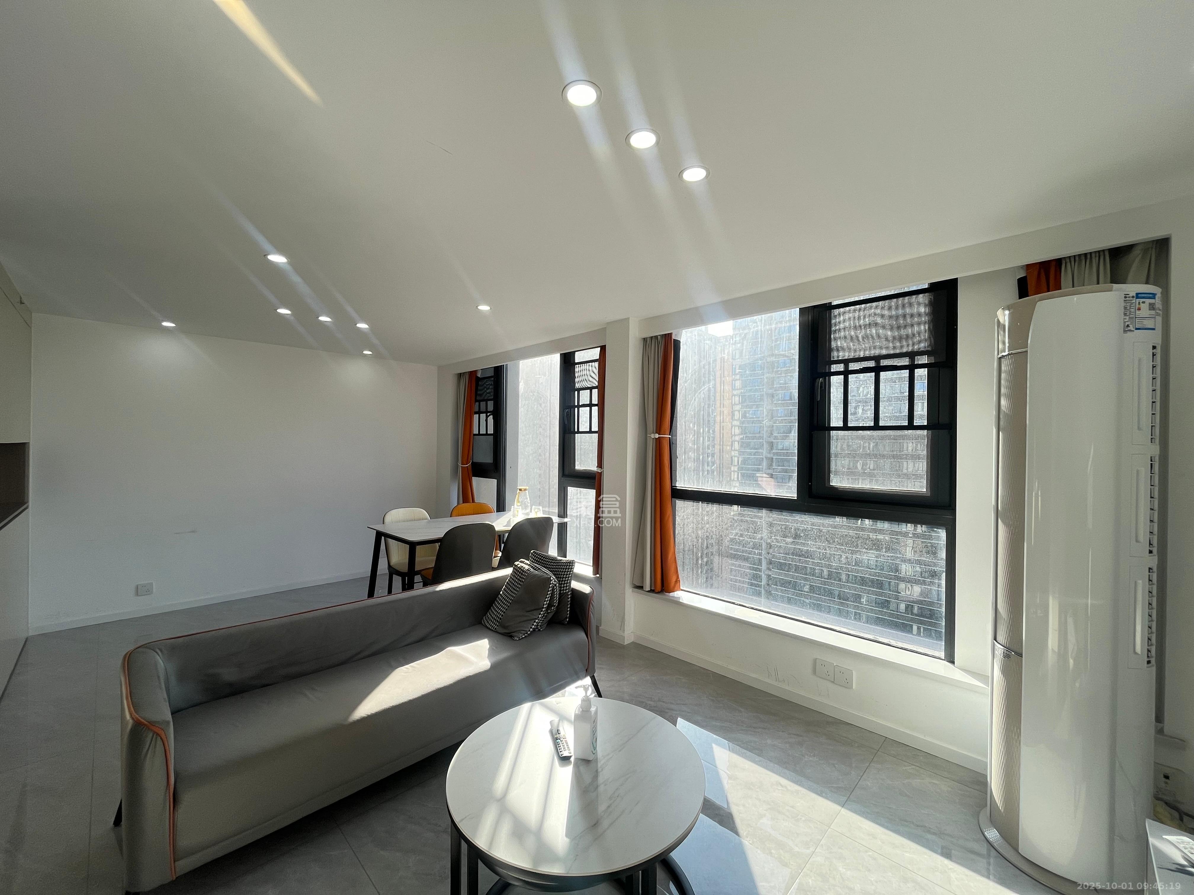 卓越中寰 2室2厅2卫 3600.0元/月 卓越中寰 2室2厅2卫 3600.0元/月室内图