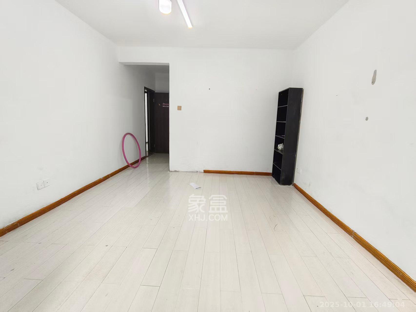 银港水晶城 4室2厅2卫 2900.0元/月 银港水晶城 4室2厅2卫 2900.0元/月室内图