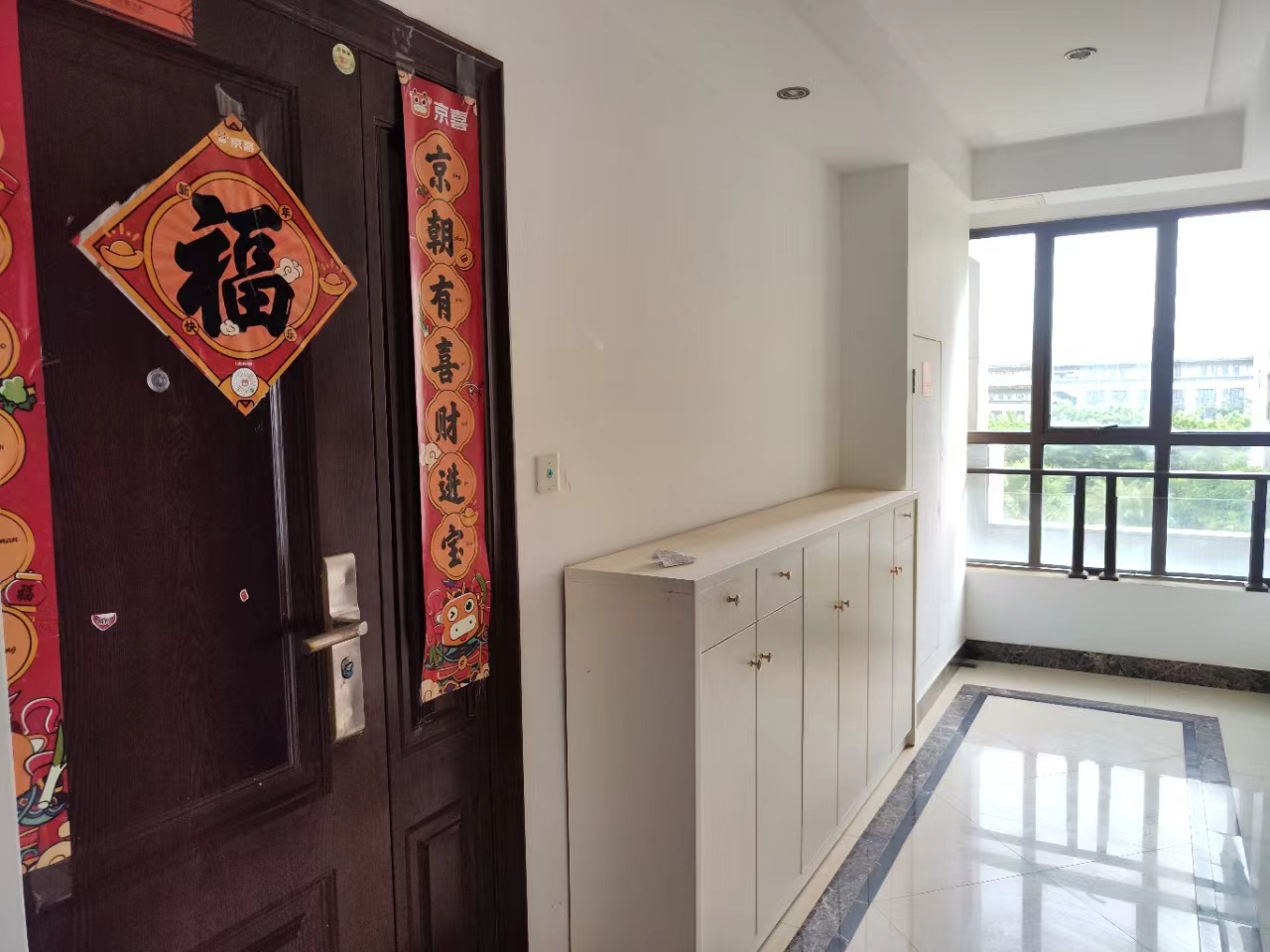 滨海新天地 3室2厅1卫 2500.0元/月 滨海新天地 3室2厅1卫 2500.0元/月室内图