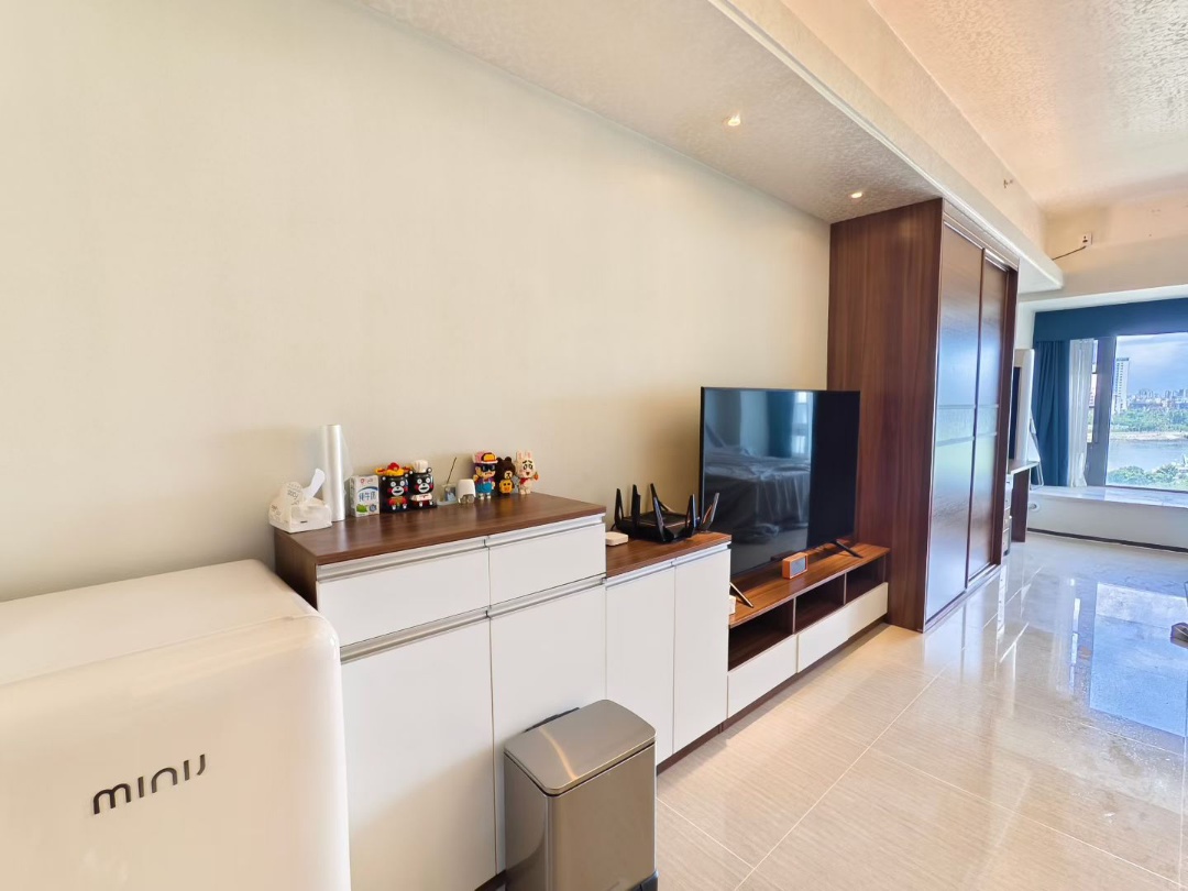 恒大外滩  1室1厅1卫    76.0万客厅