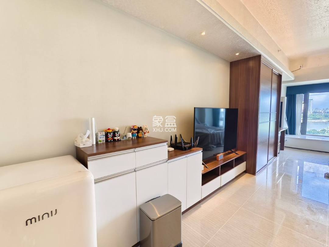 恒大外滩 1室1厅1卫 76.0万 恒大外滩 1室1厅1卫 76.0万客厅