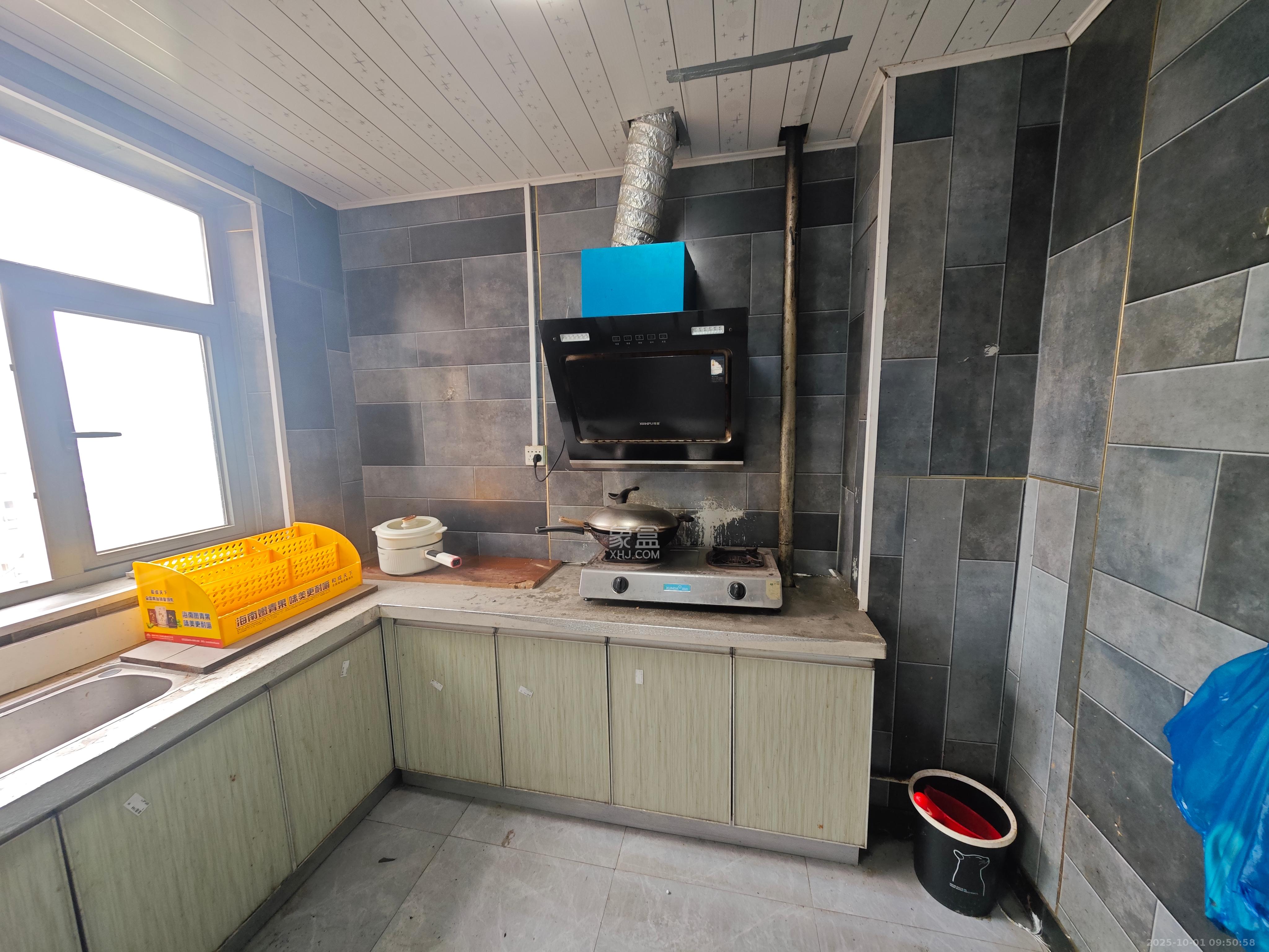 天健城 4室2厅2卫 3500.0元/月 天健城 4室2厅2卫 3500.0元/月室内图