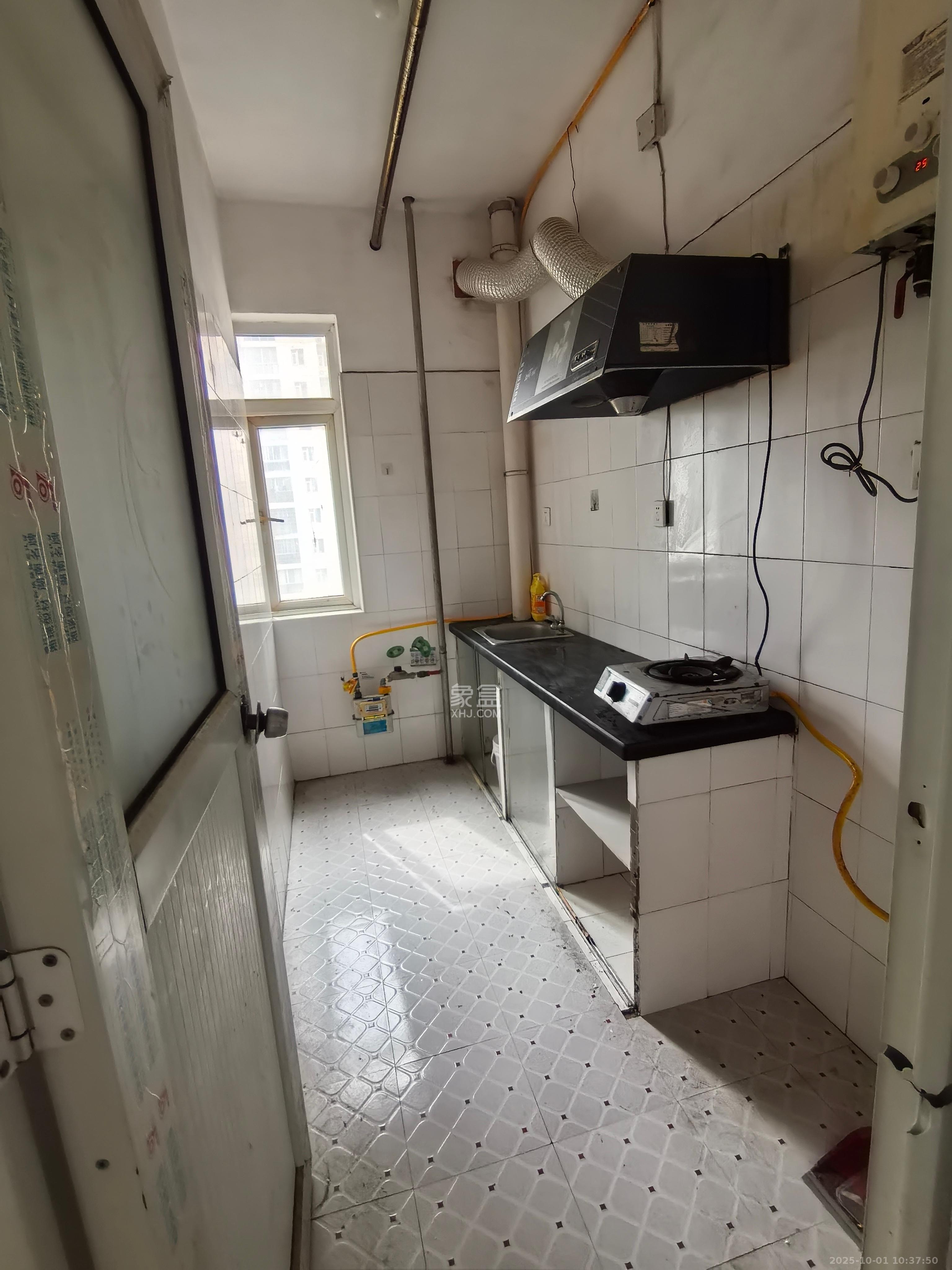 中房F联邦  2室2厅1卫    1800.0元/月室内图