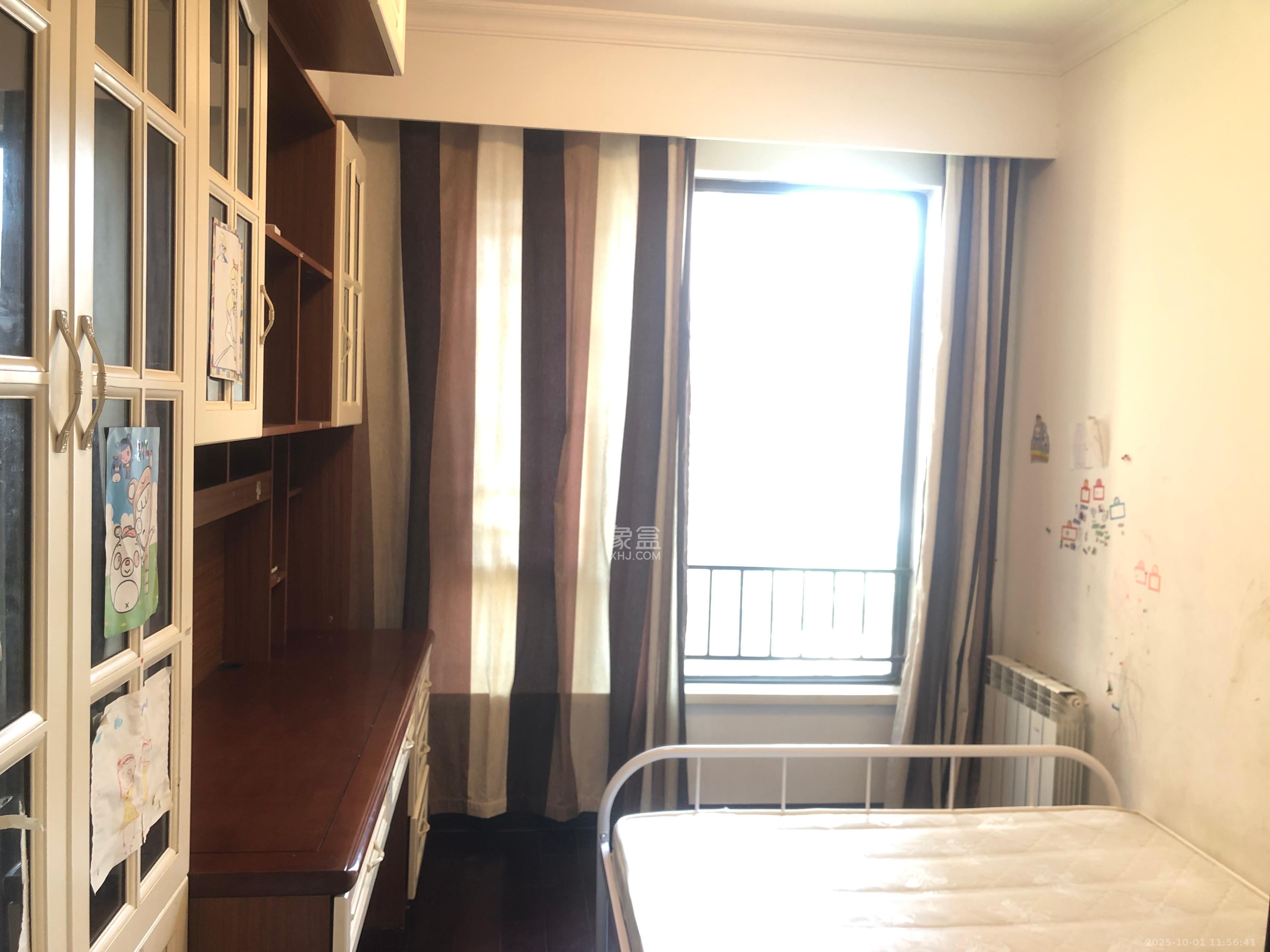 中海国际二期  4室2厅2卫    2300.0元/月室内图