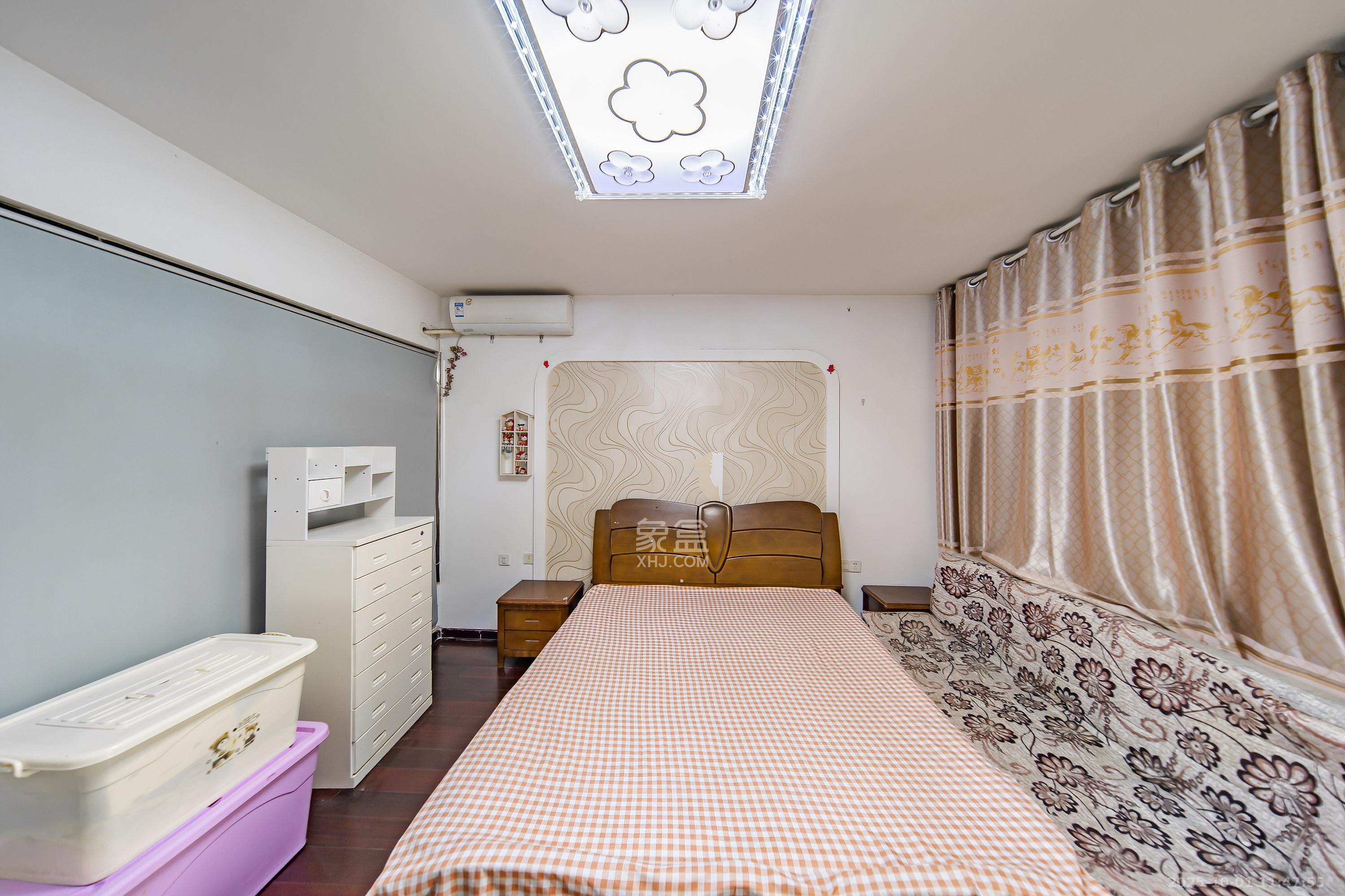 阳光100三期 4室2厅2卫 3600.0元/月 阳光100三期 4室2厅2卫 3600.0元/月室内图