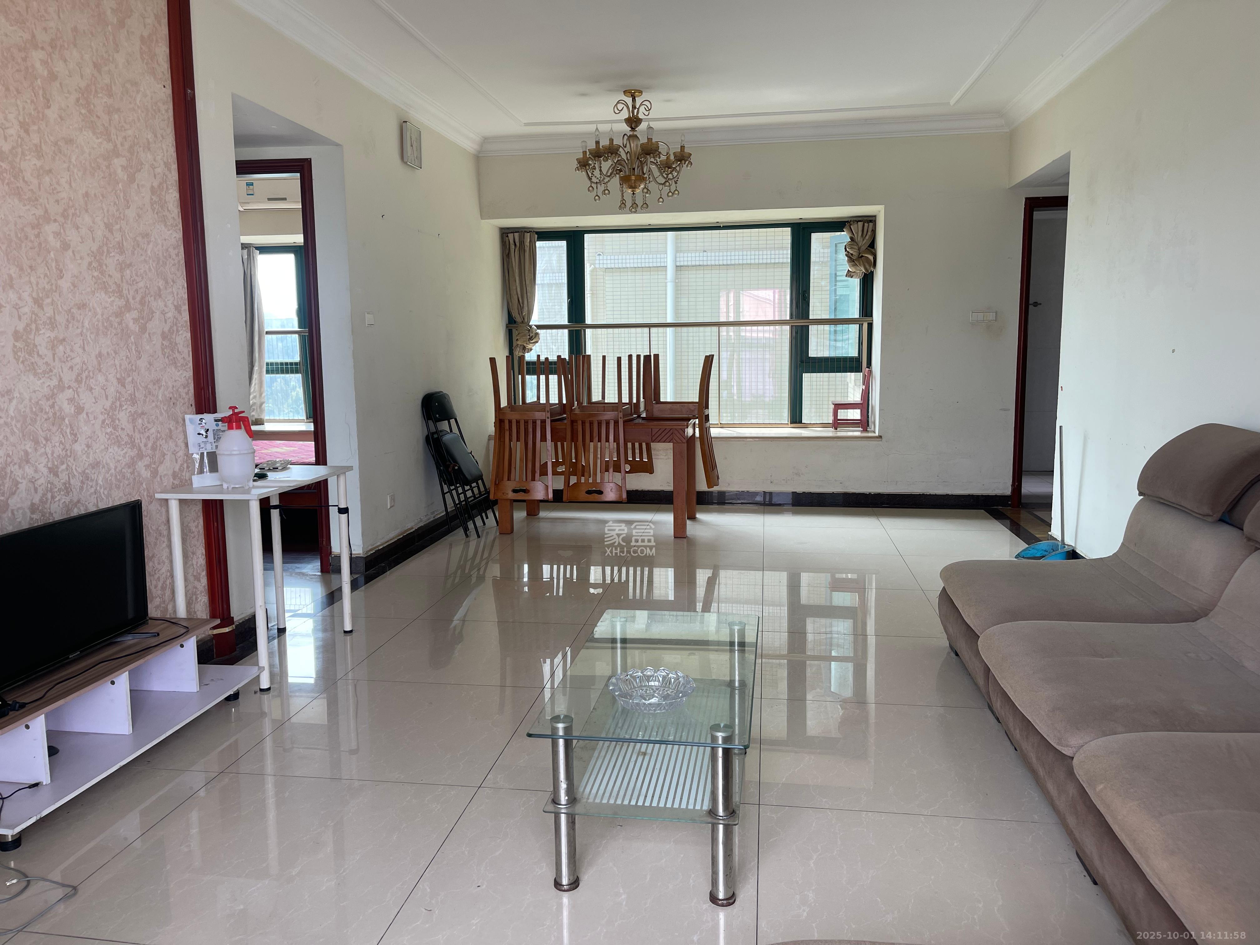 恒大城 1室3厅1卫 2200.0元/月 恒大城 1室3厅1卫 2200.0元/月室内图