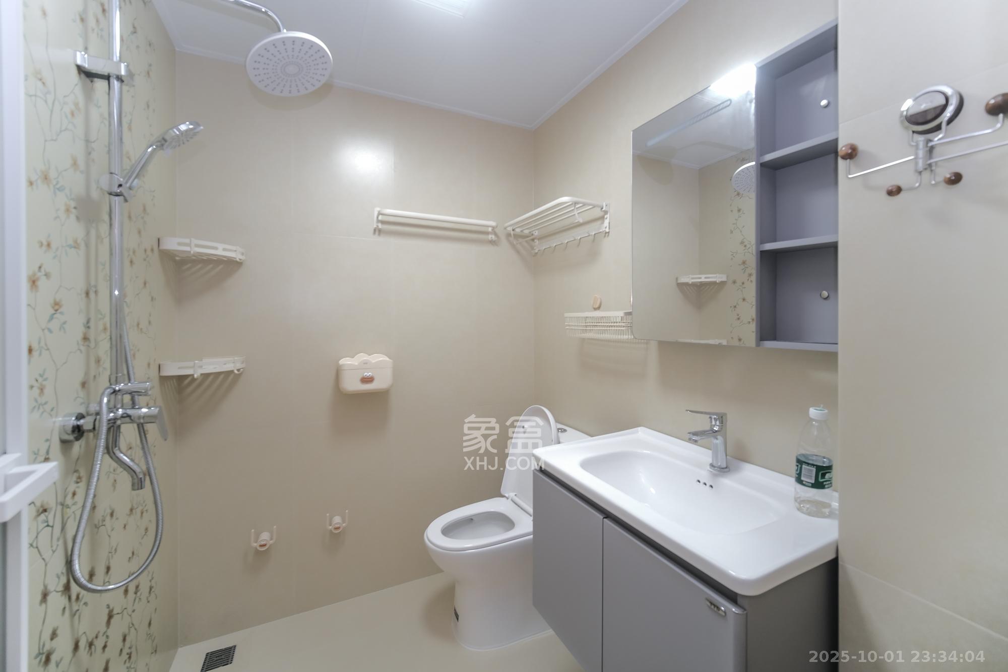 荣盛城  3室2厅2卫    97.0万 荣盛城  3室2厅2卫    97.0万卫生间