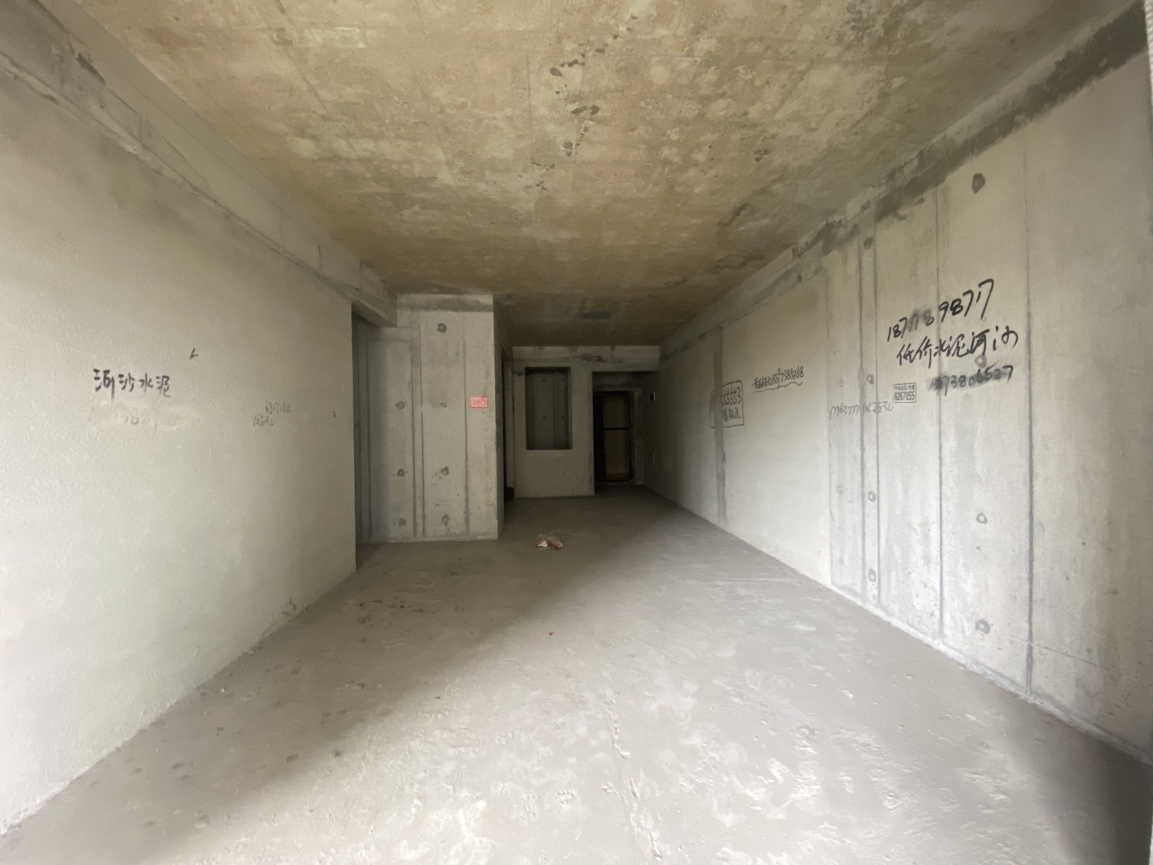 青春里 1室0厅0卫 92.8万 青春里 1室0厅0卫 92.8万客厅