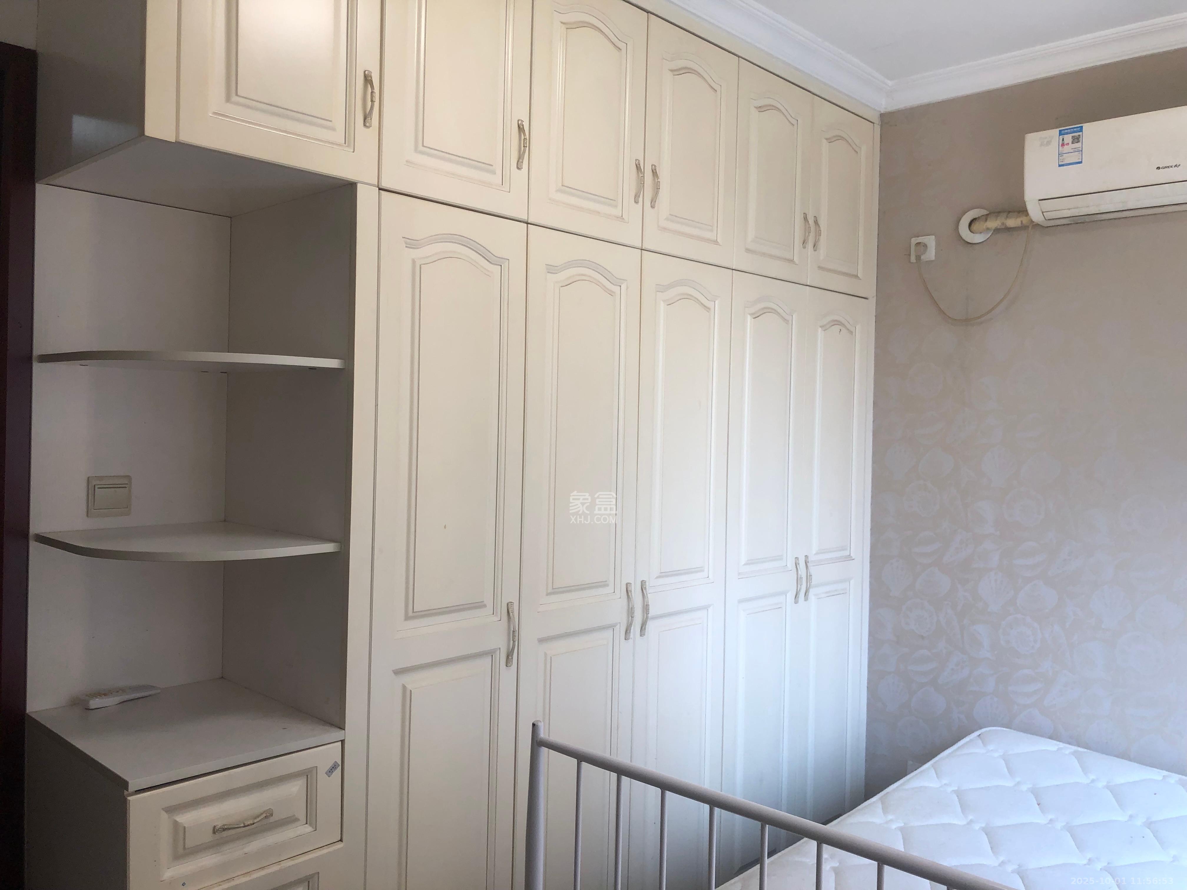 中海国际二期  4室2厅2卫    2300.0元/月室内图