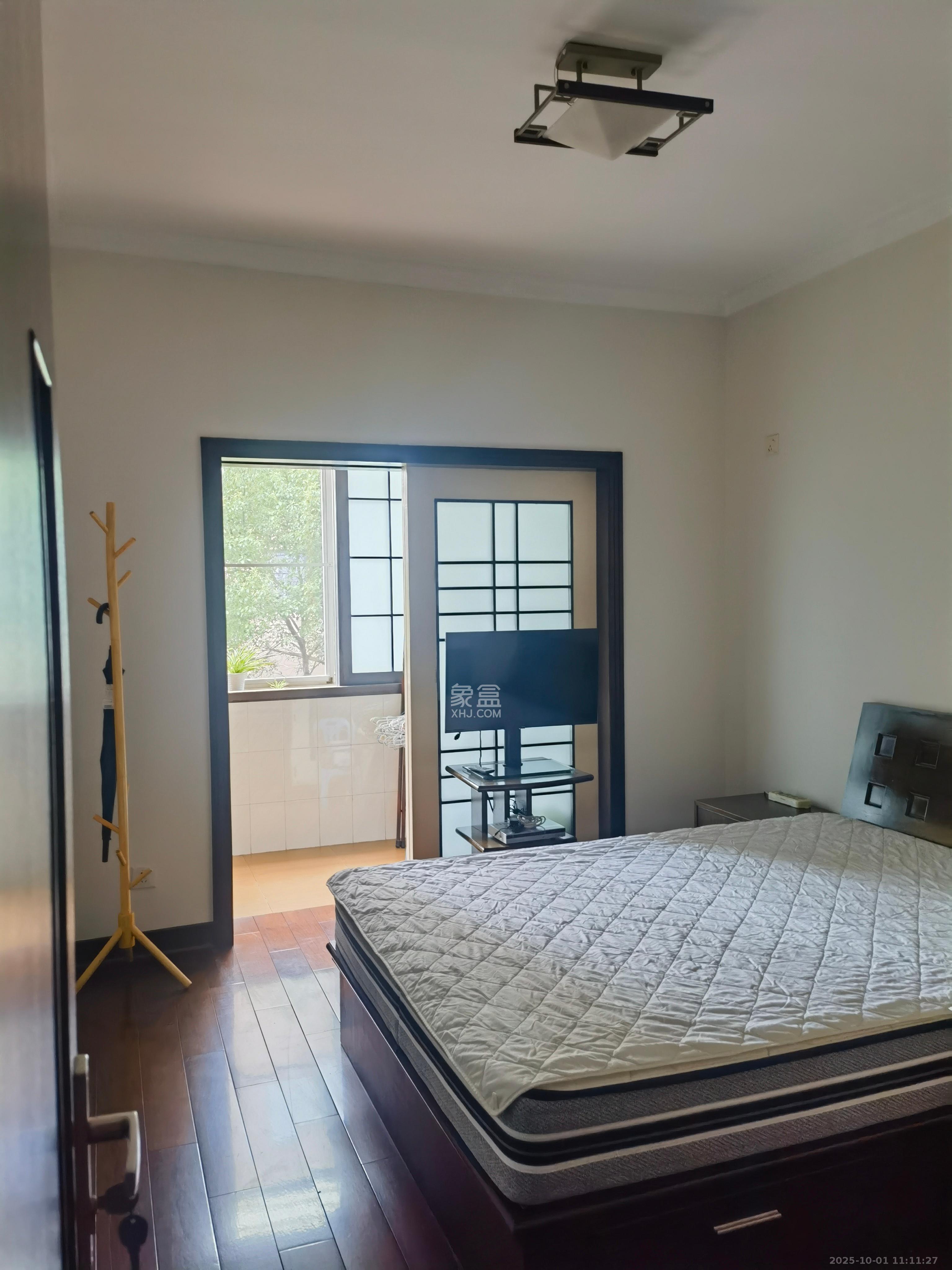 金鹰小区  3室2厅2卫    2700.0元/月 金鹰小区  3室2厅2卫    2700.0元/月室内图