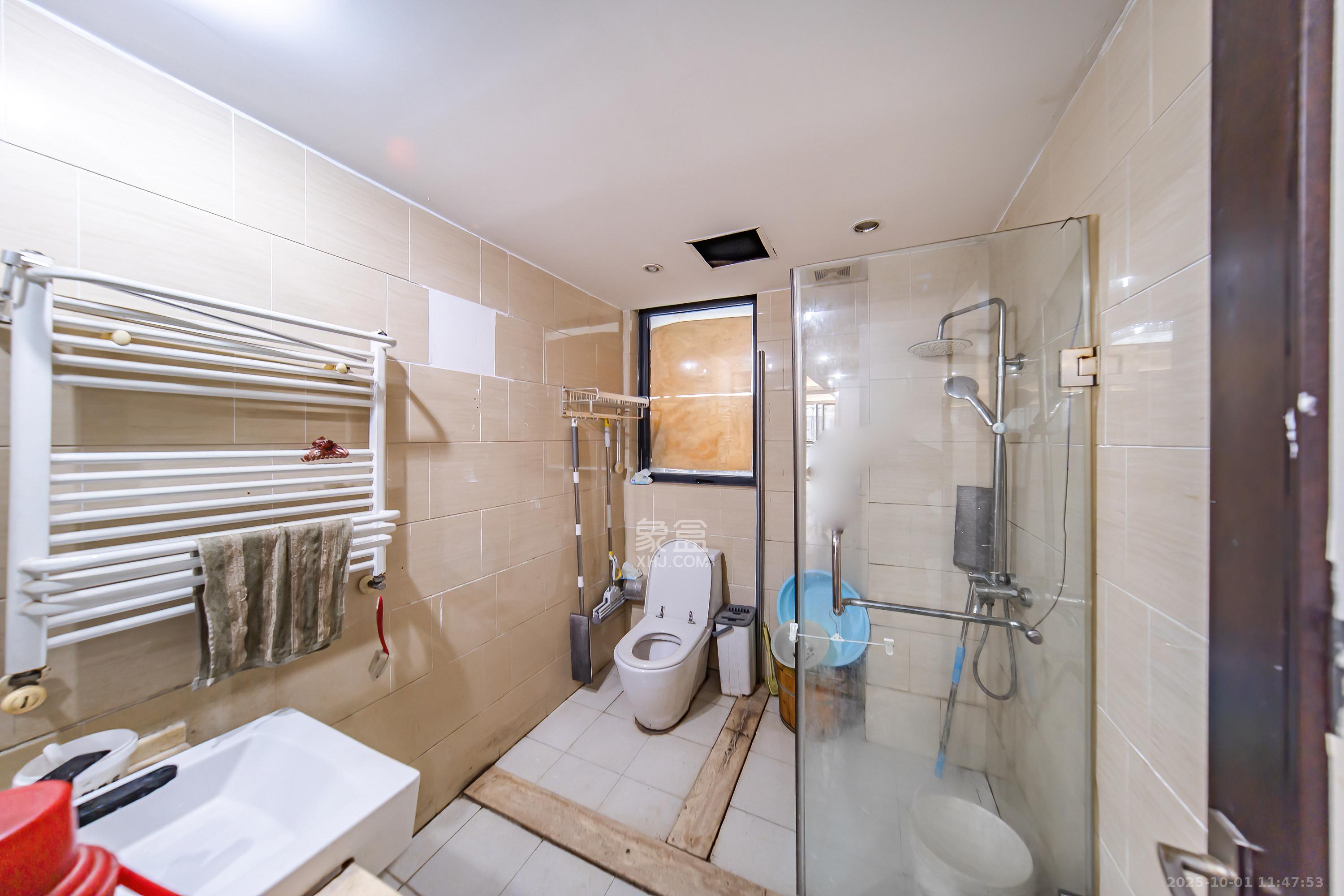 阳光100三期 4室2厅2卫 3600.0元/月 阳光100三期 4室2厅2卫 3600.0元/月室内图