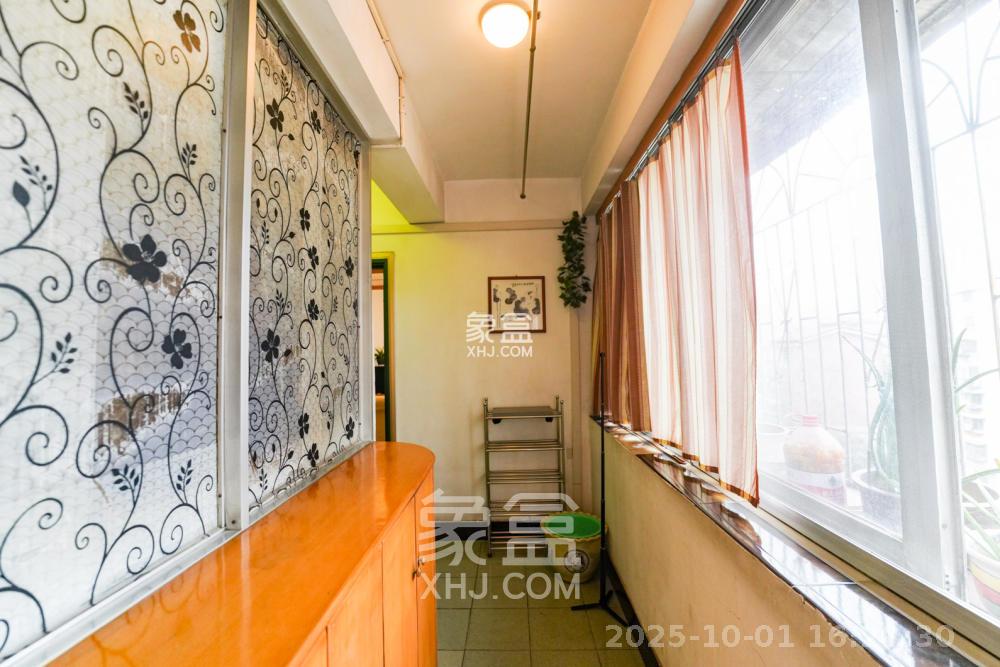 湘银公寓 3室2厅1卫 1800.0元/月 湘银公寓 3室2厅1卫 1800.0元/月室内图