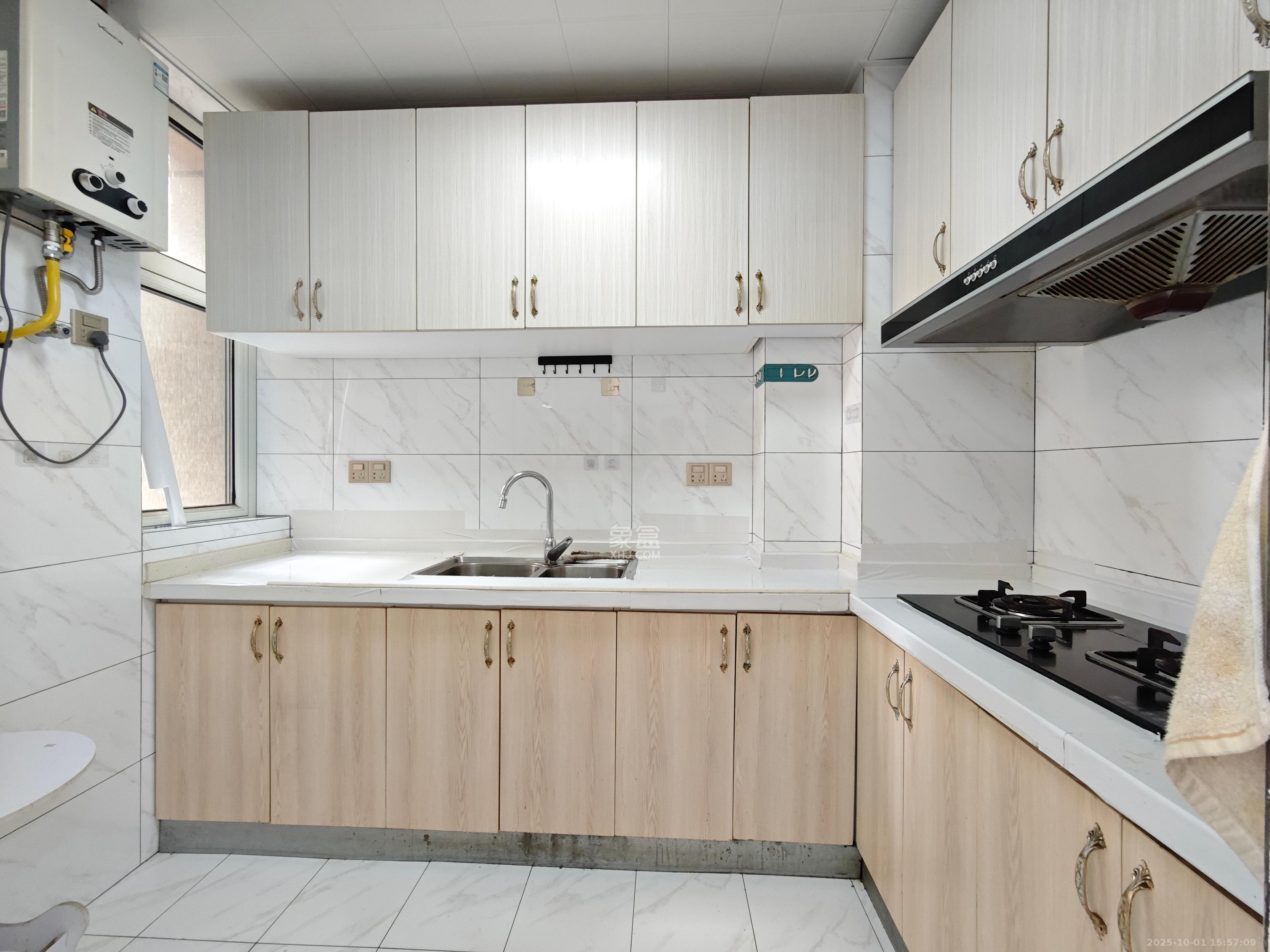 五矿万境水岸五期(五矿万境水岸文苑) 2室2厅1卫 2100.0元/月 五矿万境水岸五期(五矿万境水岸文苑) 2室2厅1卫 2100.0元/月室内图