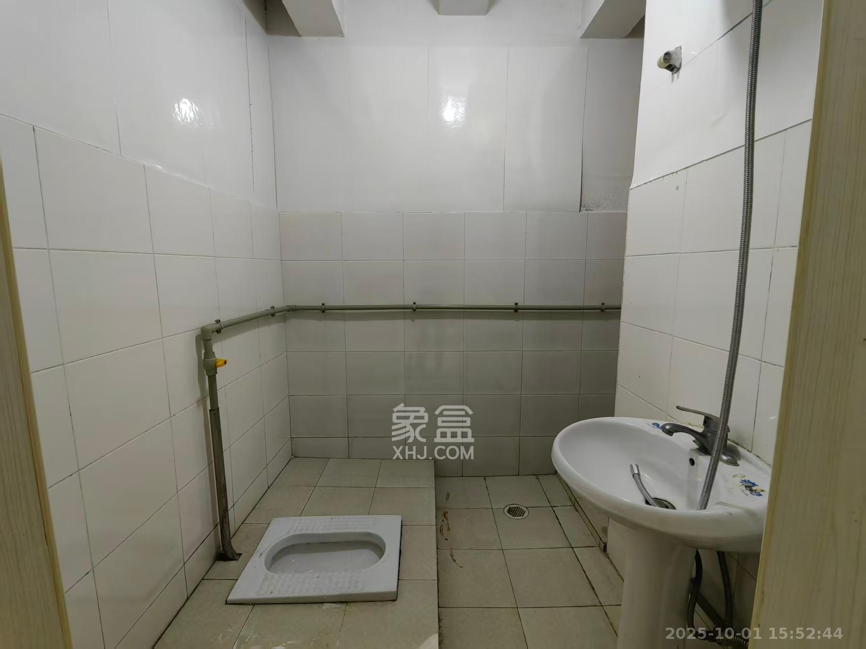 学府华庭 10室1厅3卫 6500.0元/月 学府华庭 10室1厅3卫 6500.0元/月室内图