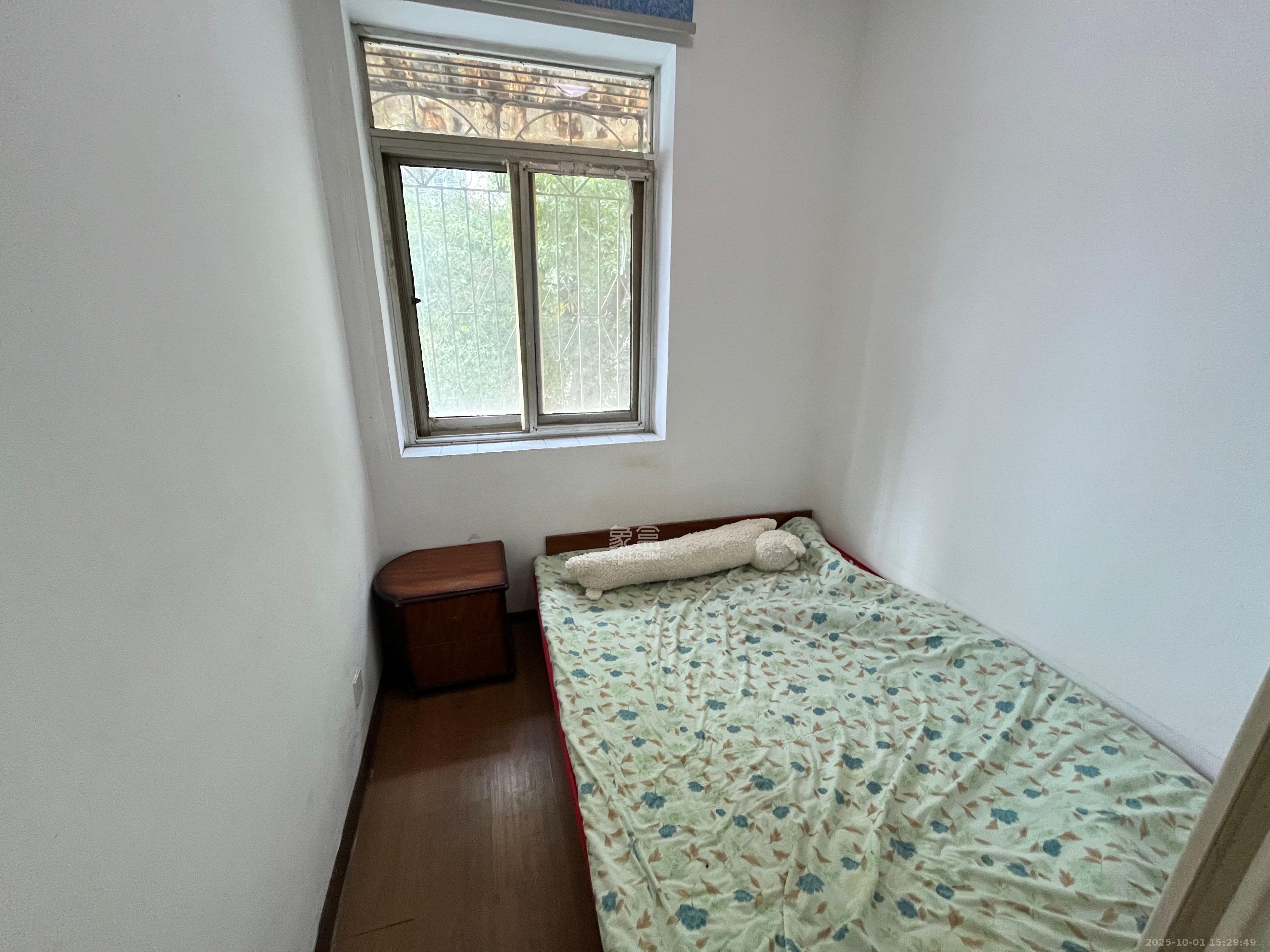 军属新村 2室1厅1卫 1200.0元/月 军属新村 2室1厅1卫 1200.0元/月室内图