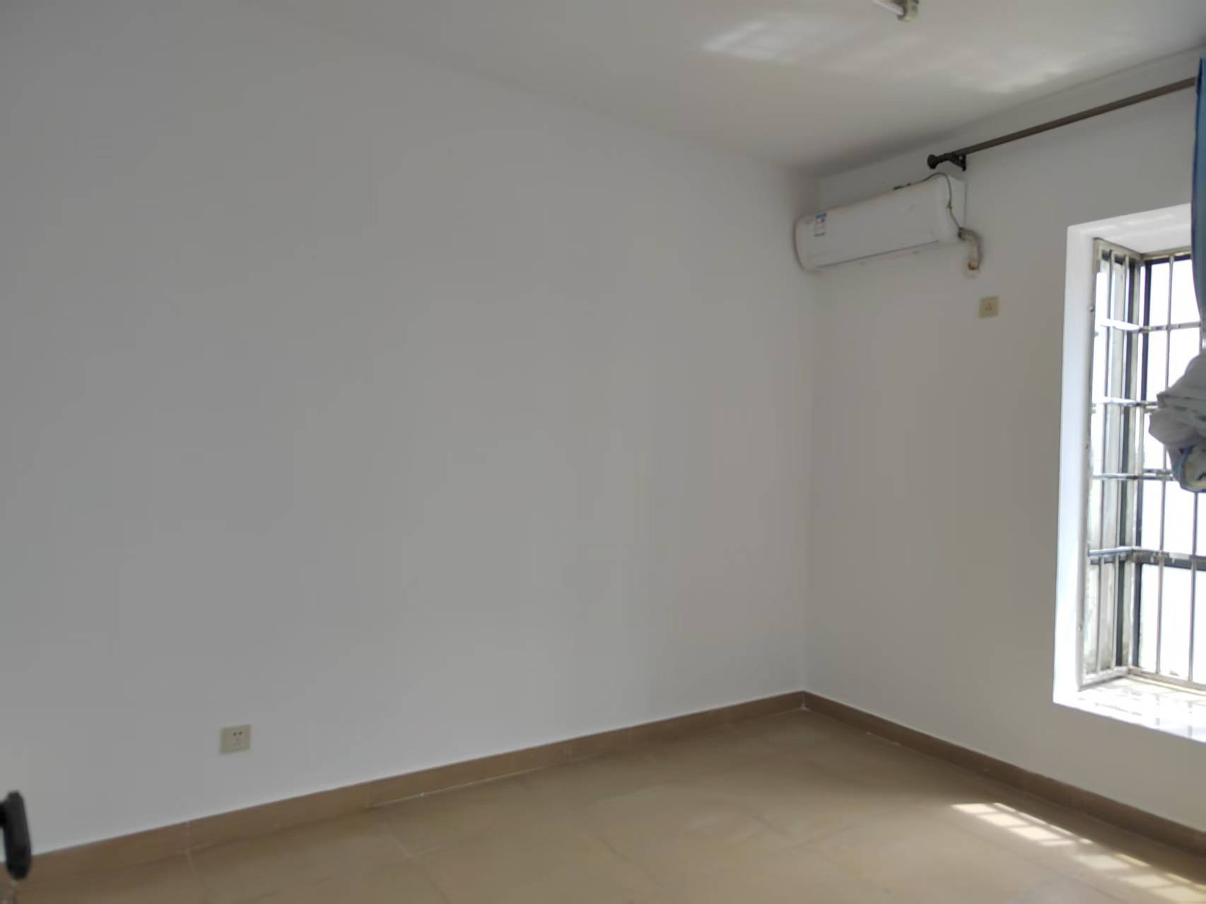 金海广场 3室2厅1卫 2700.0元/月 金海广场 3室2厅1卫 2700.0元/月室内图