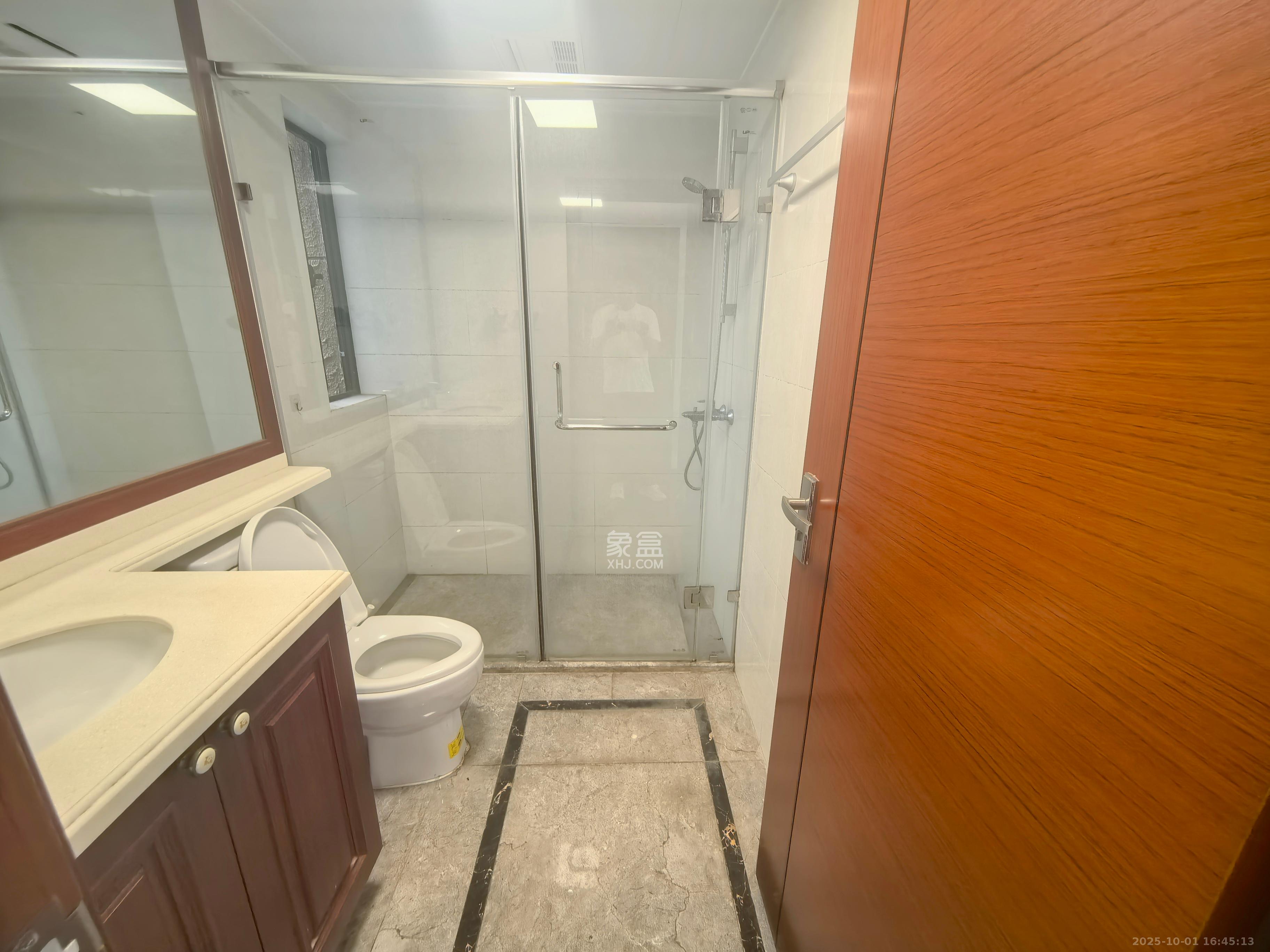 中海新城熙岸(中信新城五期) 3室2厅2卫 1900.0元/月 中海新城熙岸(中信新城五期) 3室2厅2卫 1900.0元/月室内图