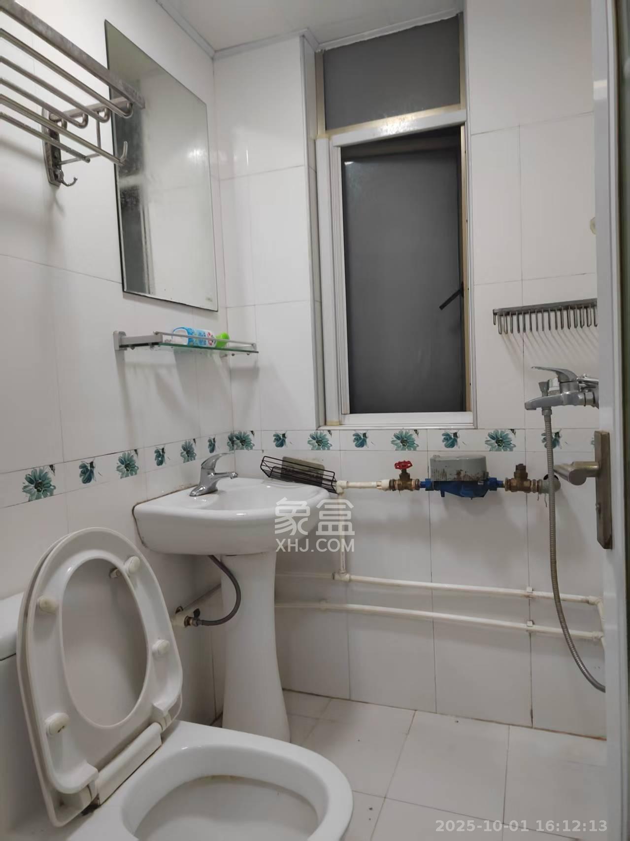 花炮住宅  2室1厅1卫   2300.00元/月室内图