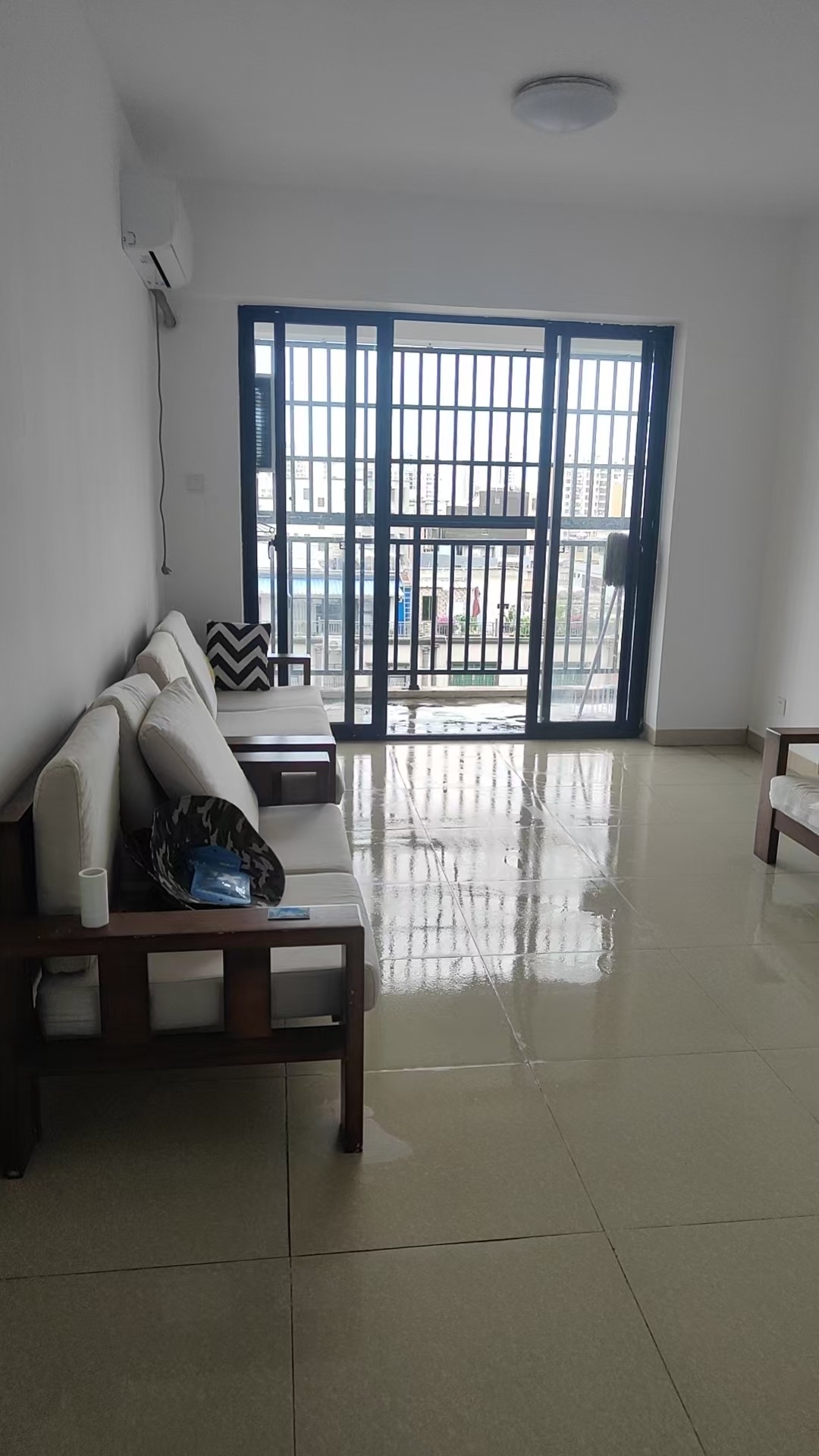 盛贤景都 3室2厅1卫 2600.0元/月 盛贤景都 3室2厅1卫 2600.0元/月室内图