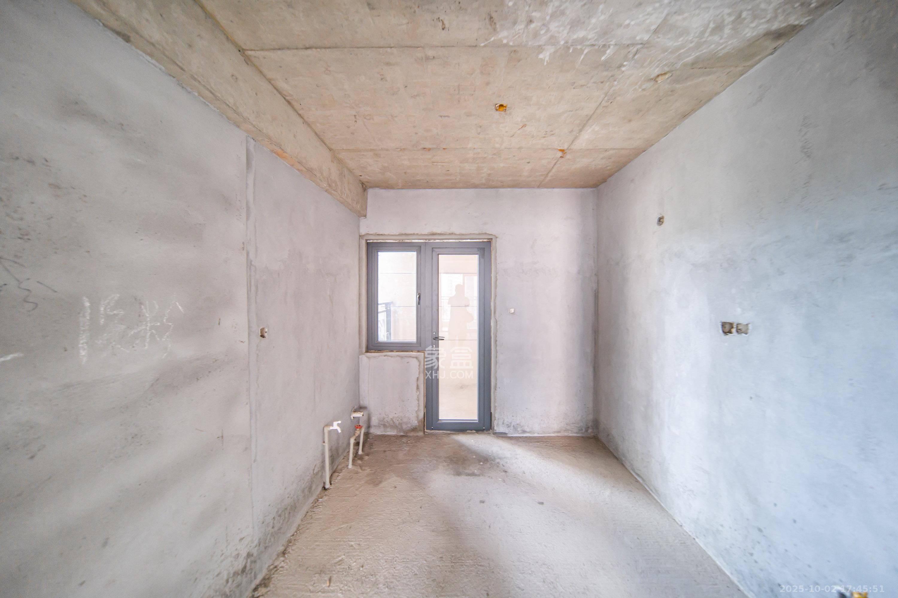 梦想滨江左岸  3室2厅2卫    73.0万厨房