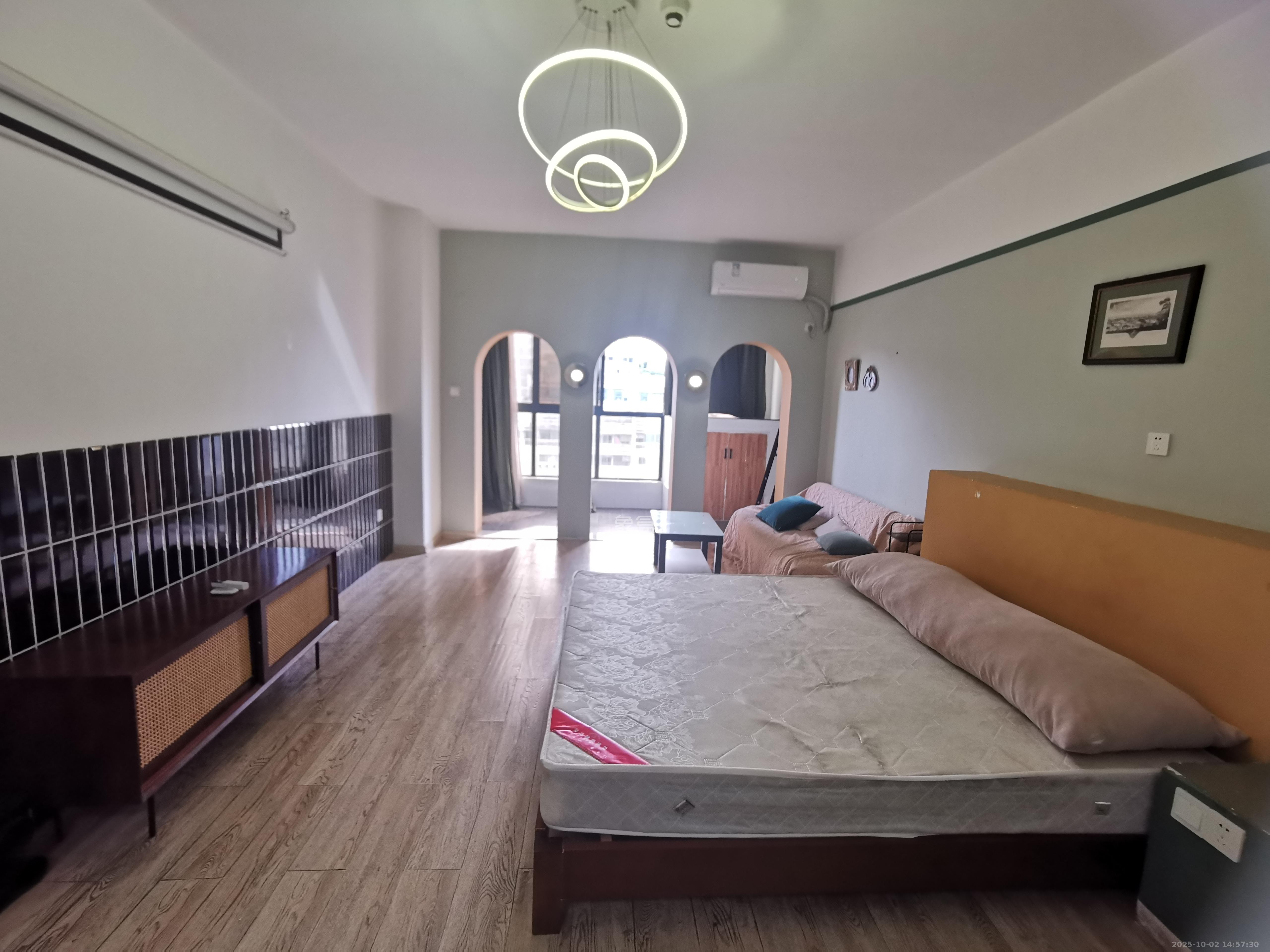 七彩丽都 1室1厅1卫 1600.0元/月 七彩丽都 1室1厅1卫 1600.0元/月室内图