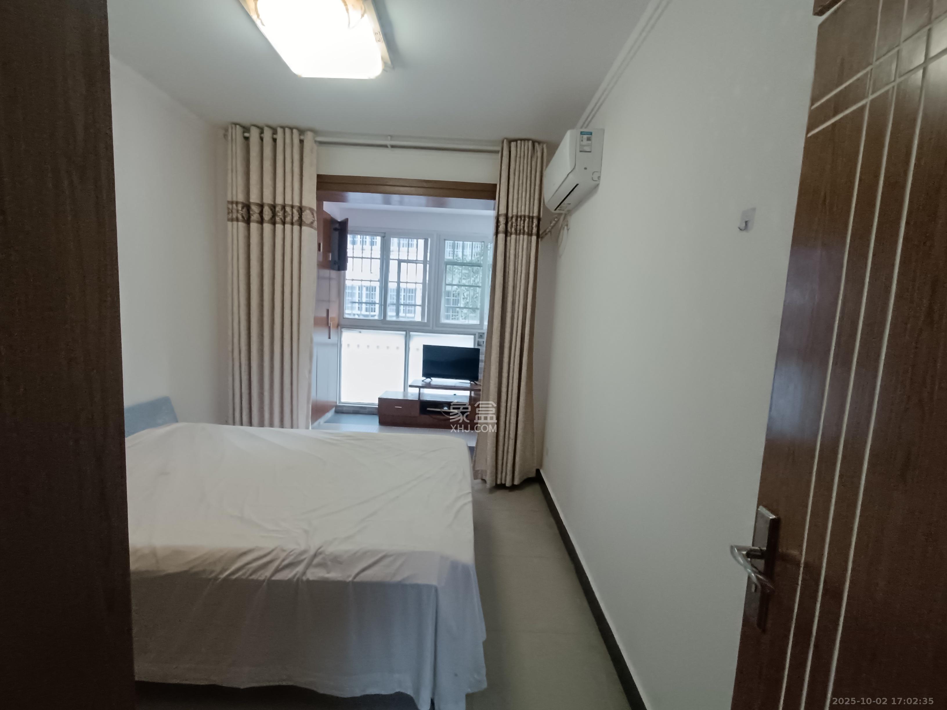 好家园  3室2厅1卫   1800.00元/月室内图