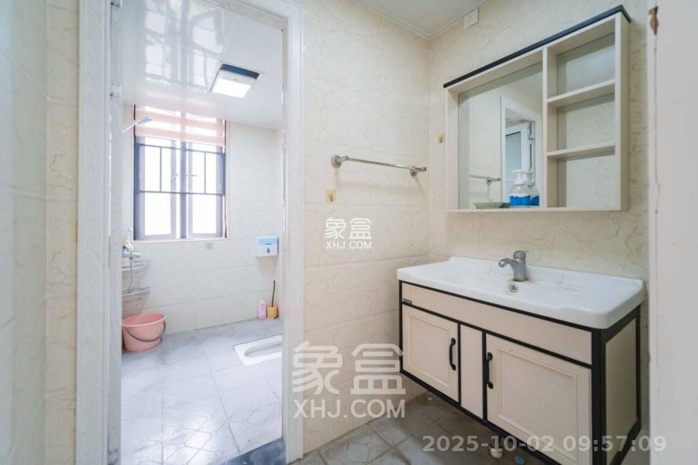 半山壹号  3室2厅2卫   2700.00元/月室内图