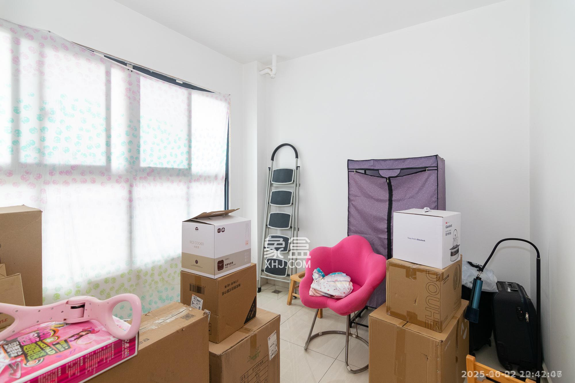 荣盛岳麓峰景 3室2厅1卫 2000.0元/月 荣盛岳麓峰景 3室2厅1卫 2000.0元/月室内图