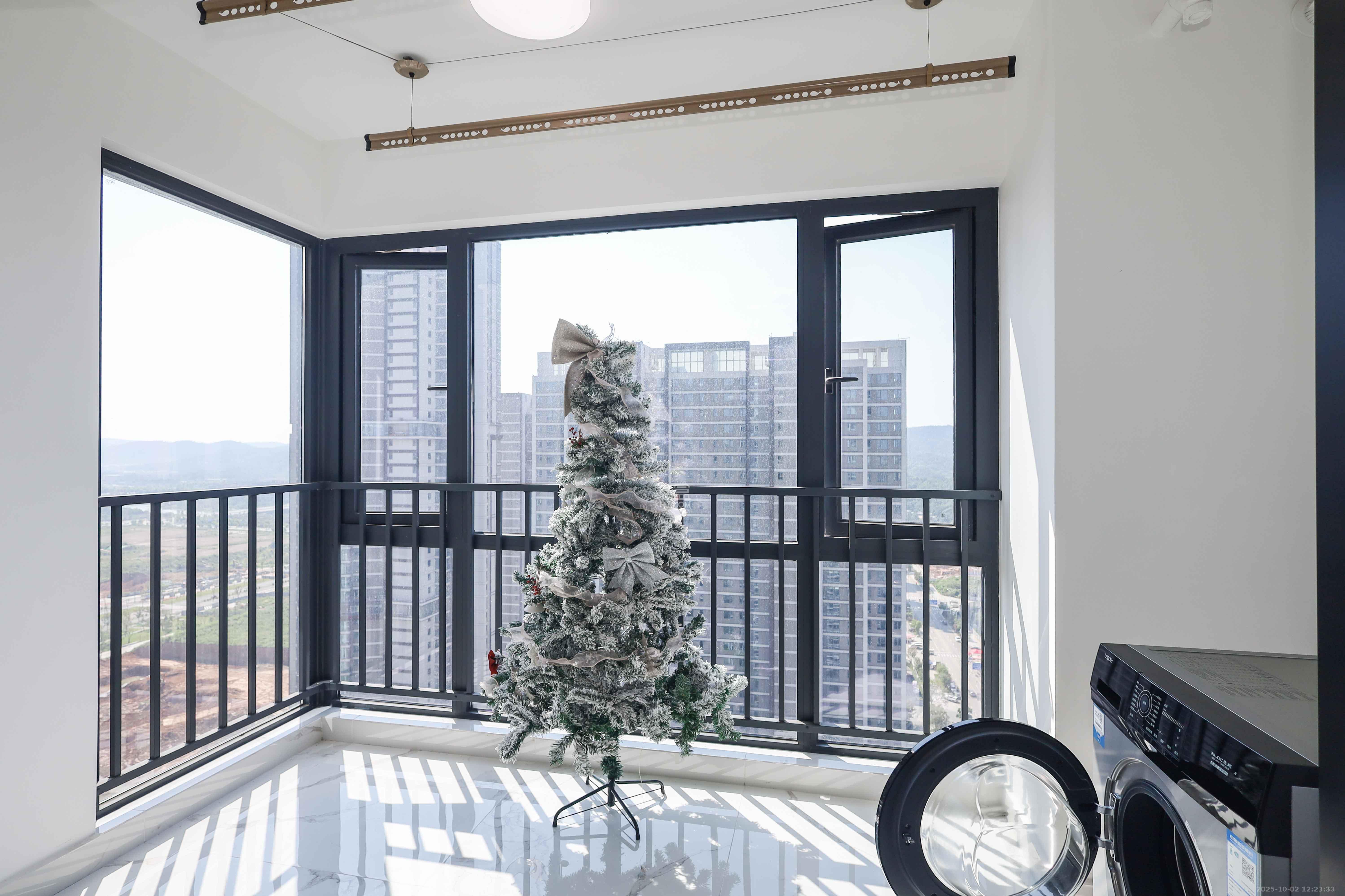 中海麓山境南区  3室2厅2卫    138.0万 中海麓山境南区  3室2厅2卫    138.0万阳台