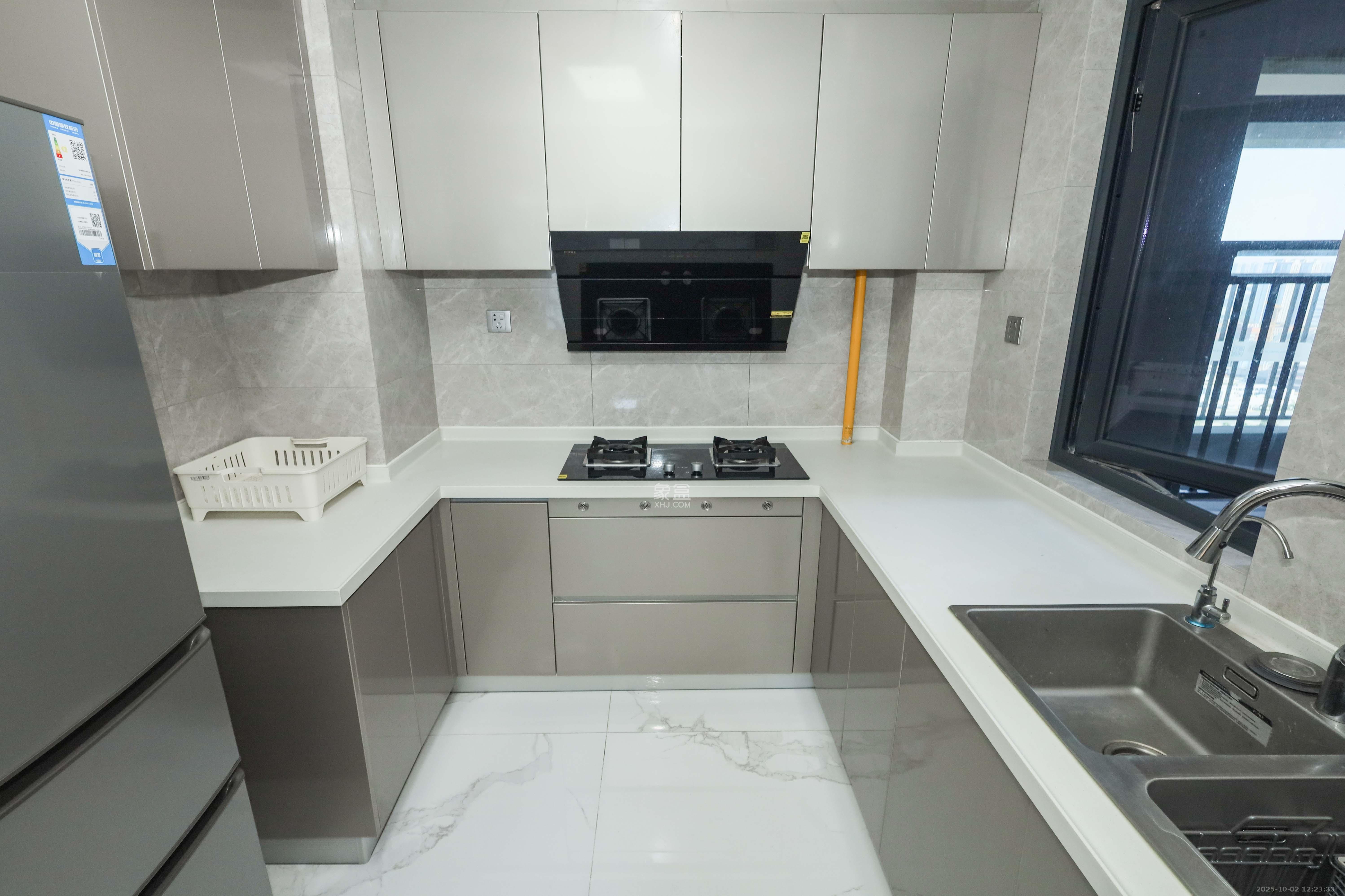 中海麓山境南区  3室2厅2卫    138.0万 中海麓山境南区  3室2厅2卫    138.0万厨房