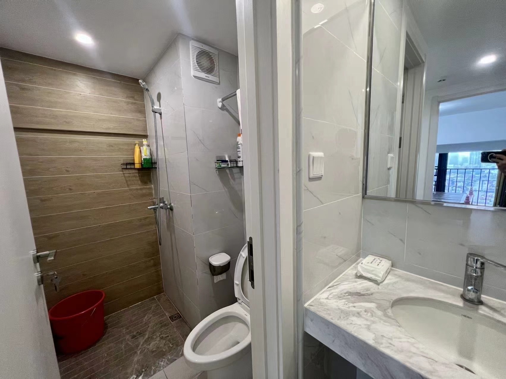 保利中央海岸三期熙园  2室2厅1卫    2600.0元/月 保利中央海岸三期熙园  2室2厅1卫    2600.0元/月室内图