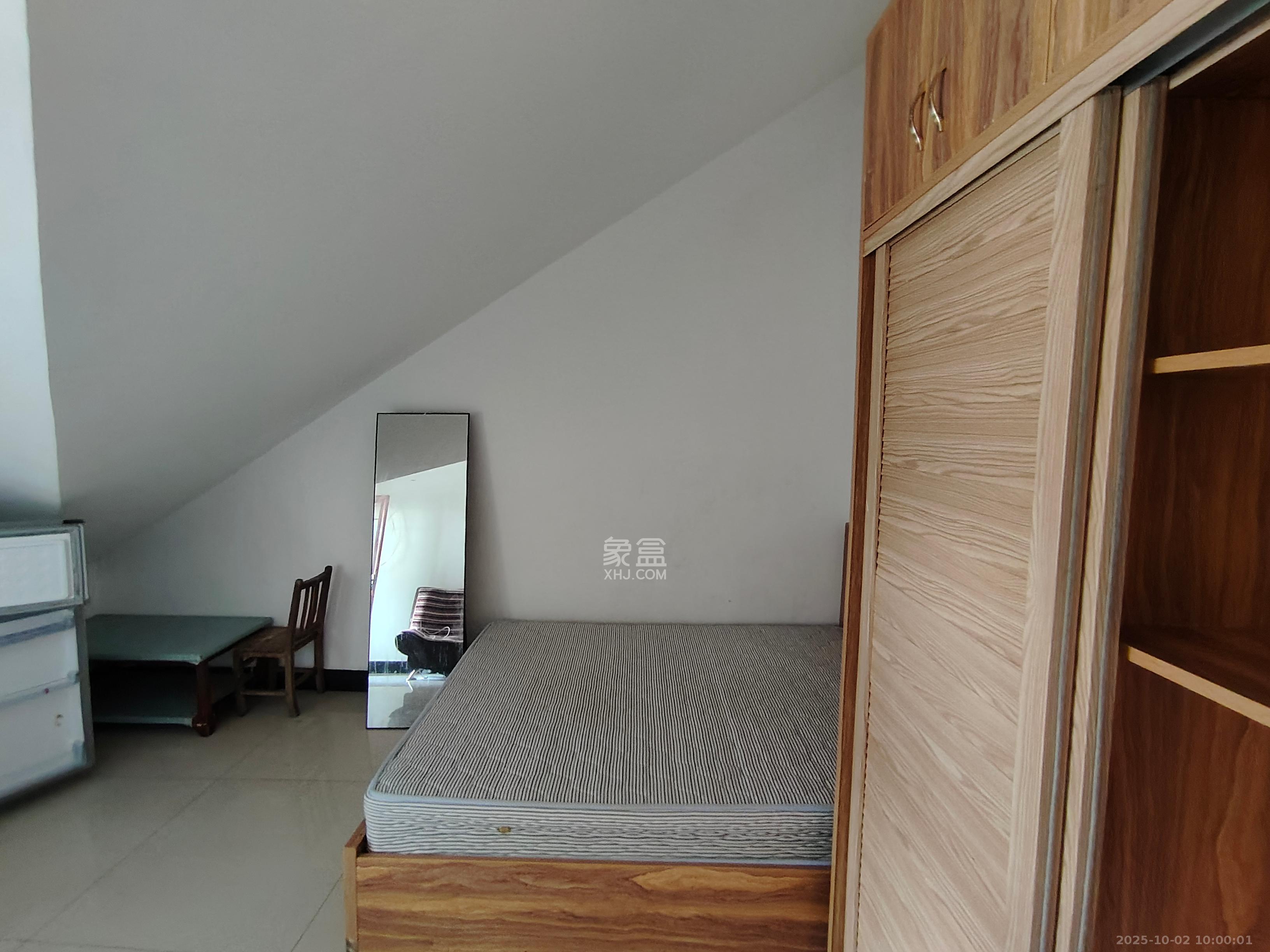 黄鹤小区4片 1室1厅1卫 750.0元/月 黄鹤小区4片 1室1厅1卫 750.0元/月室内图