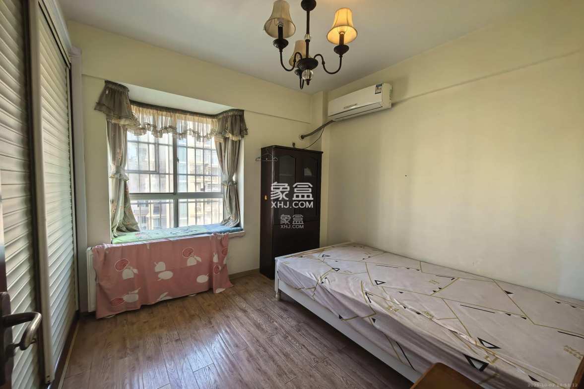 城市山水豪园(山水城市风景) 3室2厅1卫 2700.0元/月 城市山水豪园(山水城市风景) 3室2厅1卫 2700.0元/月室内图