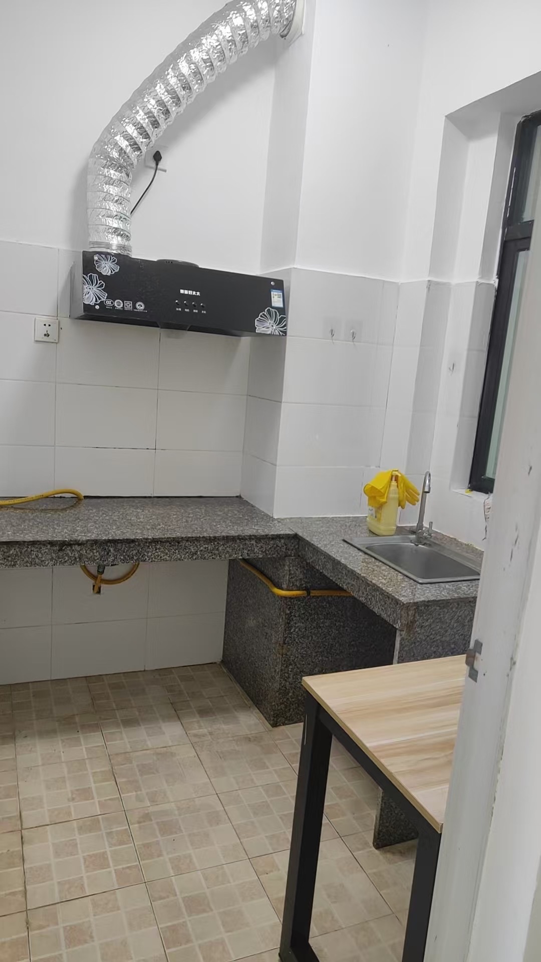 盛贤景都 3室2厅1卫 2600.0元/月 盛贤景都 3室2厅1卫 2600.0元/月室内图