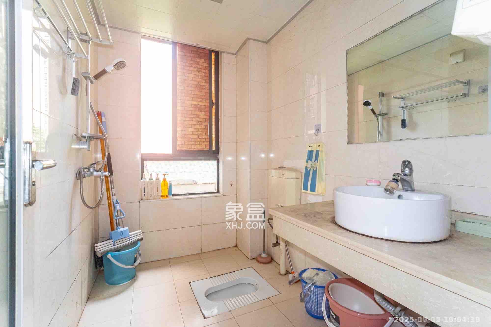 华润凤凰城二期  2室2厅1卫    1500.0元/月室内图