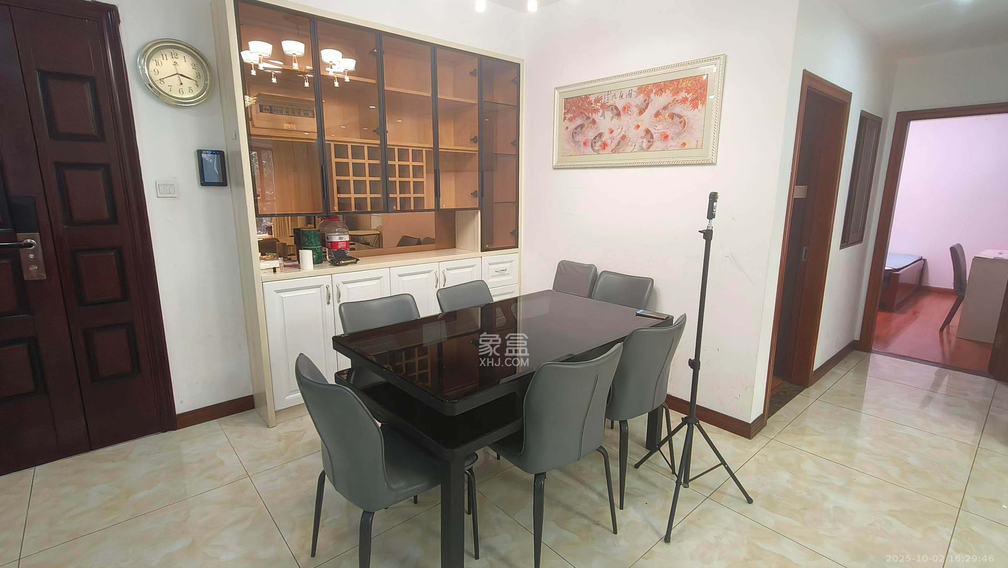 第六都(陆都小区) 4室2厅2卫 3800.0元/月 第六都(陆都小区) 4室2厅2卫 3800.0元/月室内图