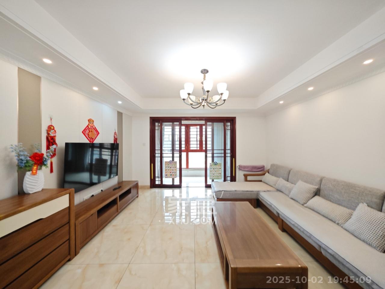 五矿万境水岸二期(五矿万境水岸和苑) 3室2厅2卫 3500.0元/月 五矿万境水岸二期(五矿万境水岸和苑) 3室2厅2卫 3500.0元/月室内图