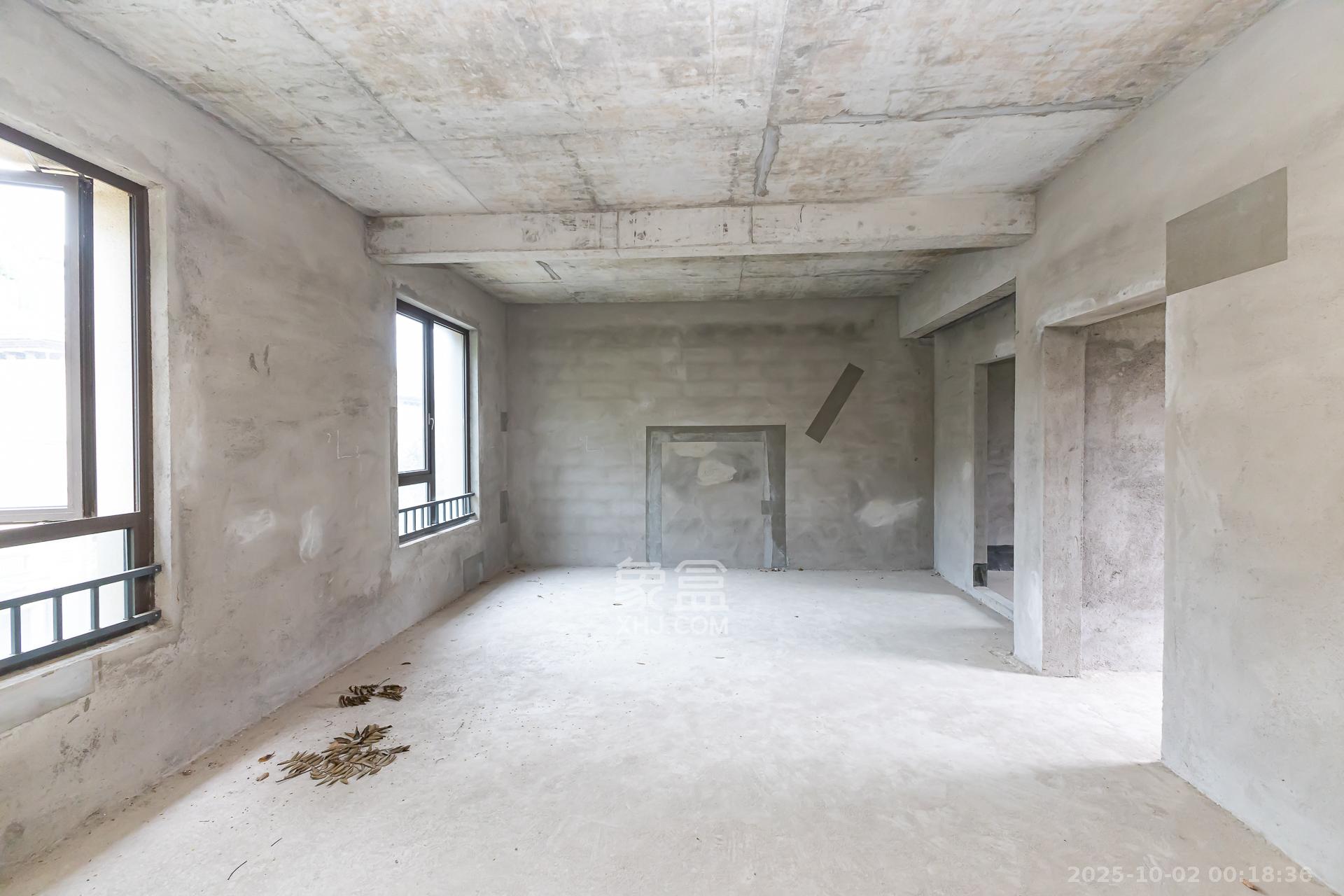 龙湖璟宸原著(龙湖紫宸) 5室2厅4卫 285.0万 龙湖璟宸原著(龙湖紫宸) 5室2厅4卫 285.0万卧室