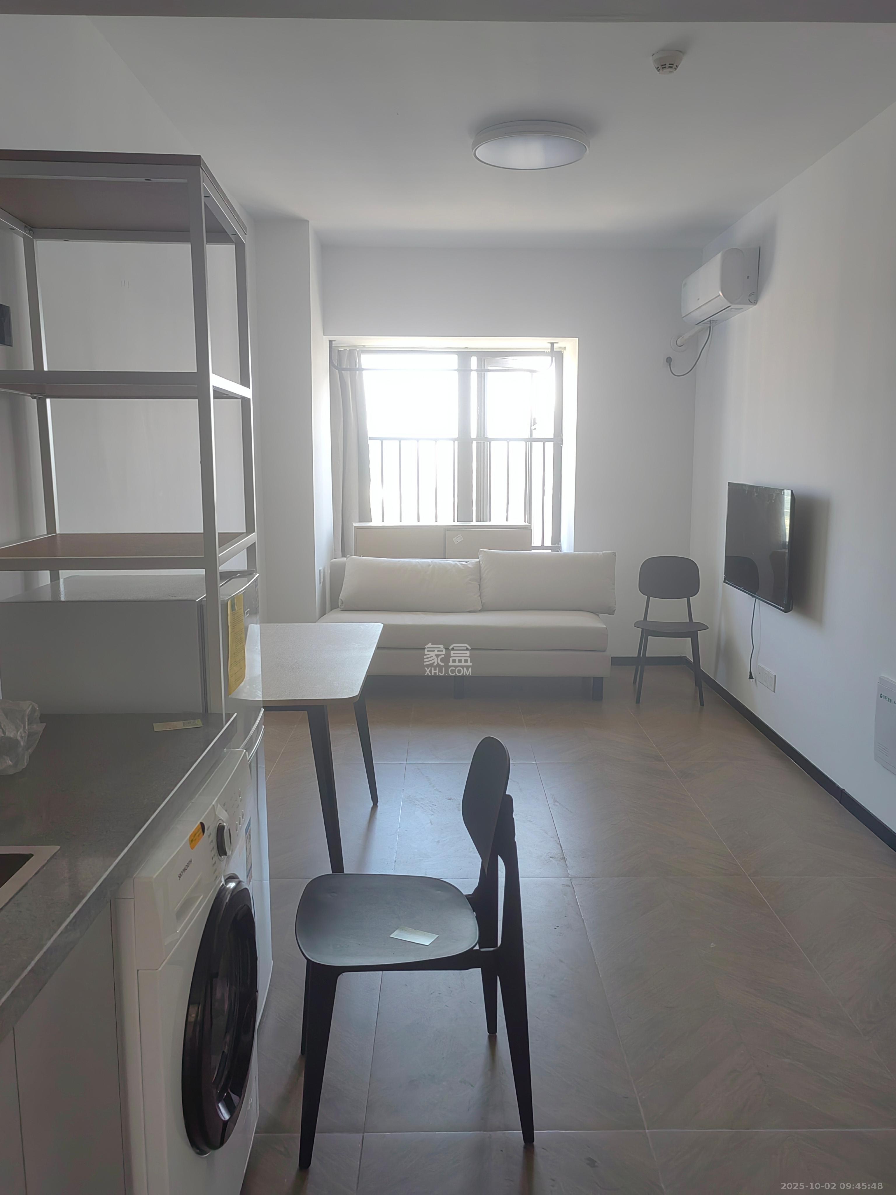 保利中环广场(保利中悦苑) 1室1厅1卫 2200.0元/月 保利中环广场(保利中悦苑) 1室1厅1卫 2200.0元/月室内图