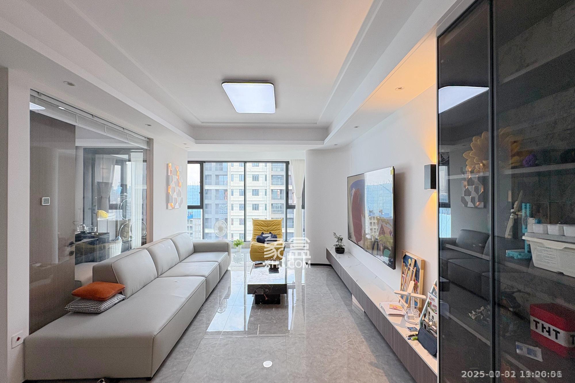 世茂璀璨风华 3室2厅2卫 5000.0元/月 世茂璀璨风华 3室2厅2卫 5000.0元/月室内图