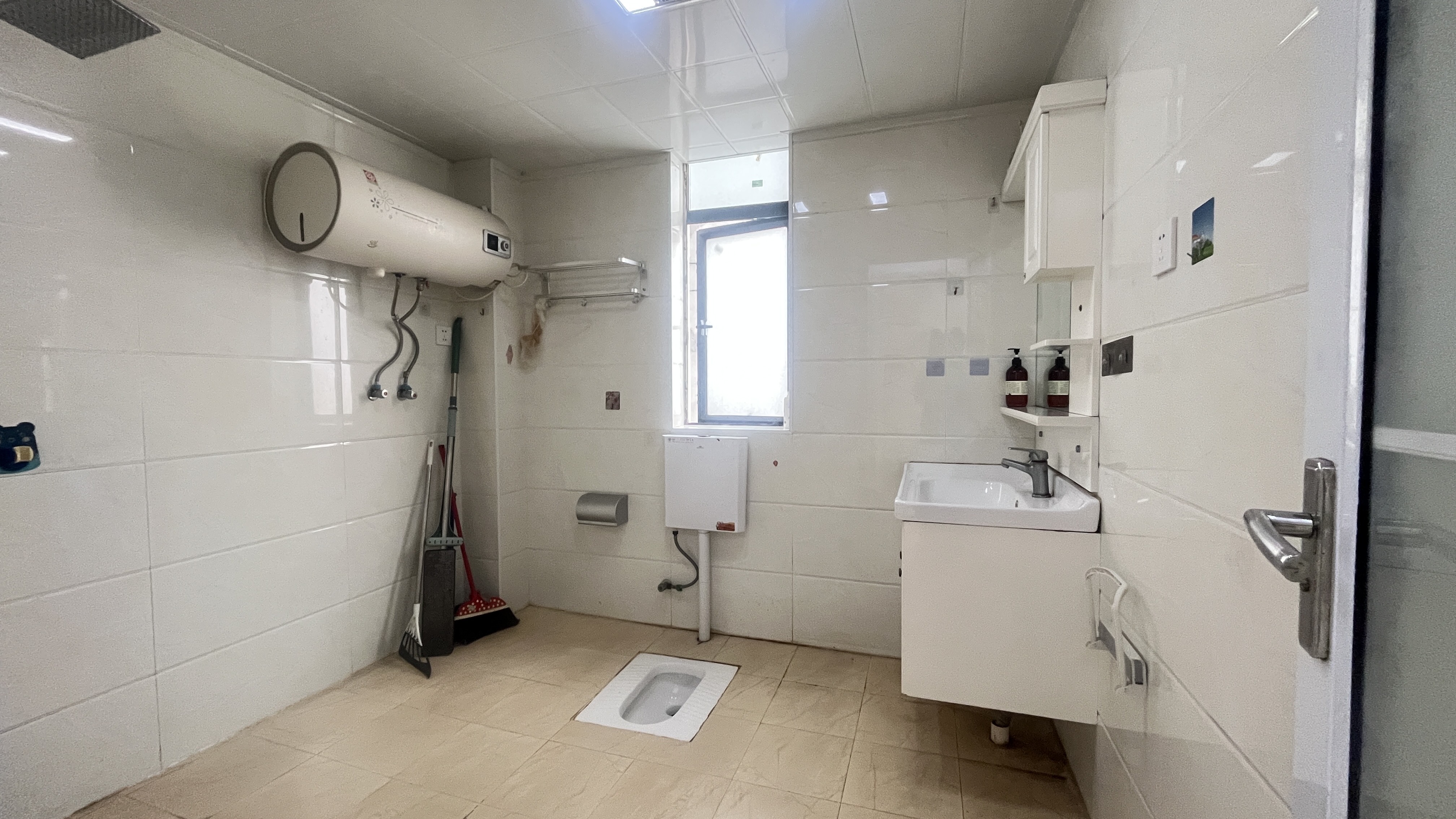 龙洲馨苑  3室2厅2卫    2200.0元/月室内图